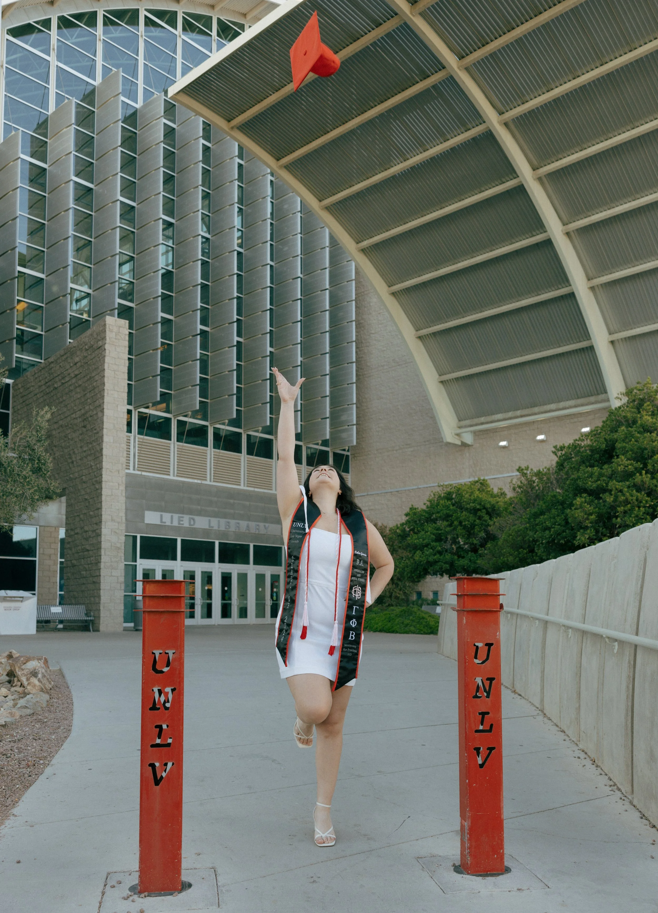 UNLV Graduation Photos | Las Vegas - Meliyah D Photography 