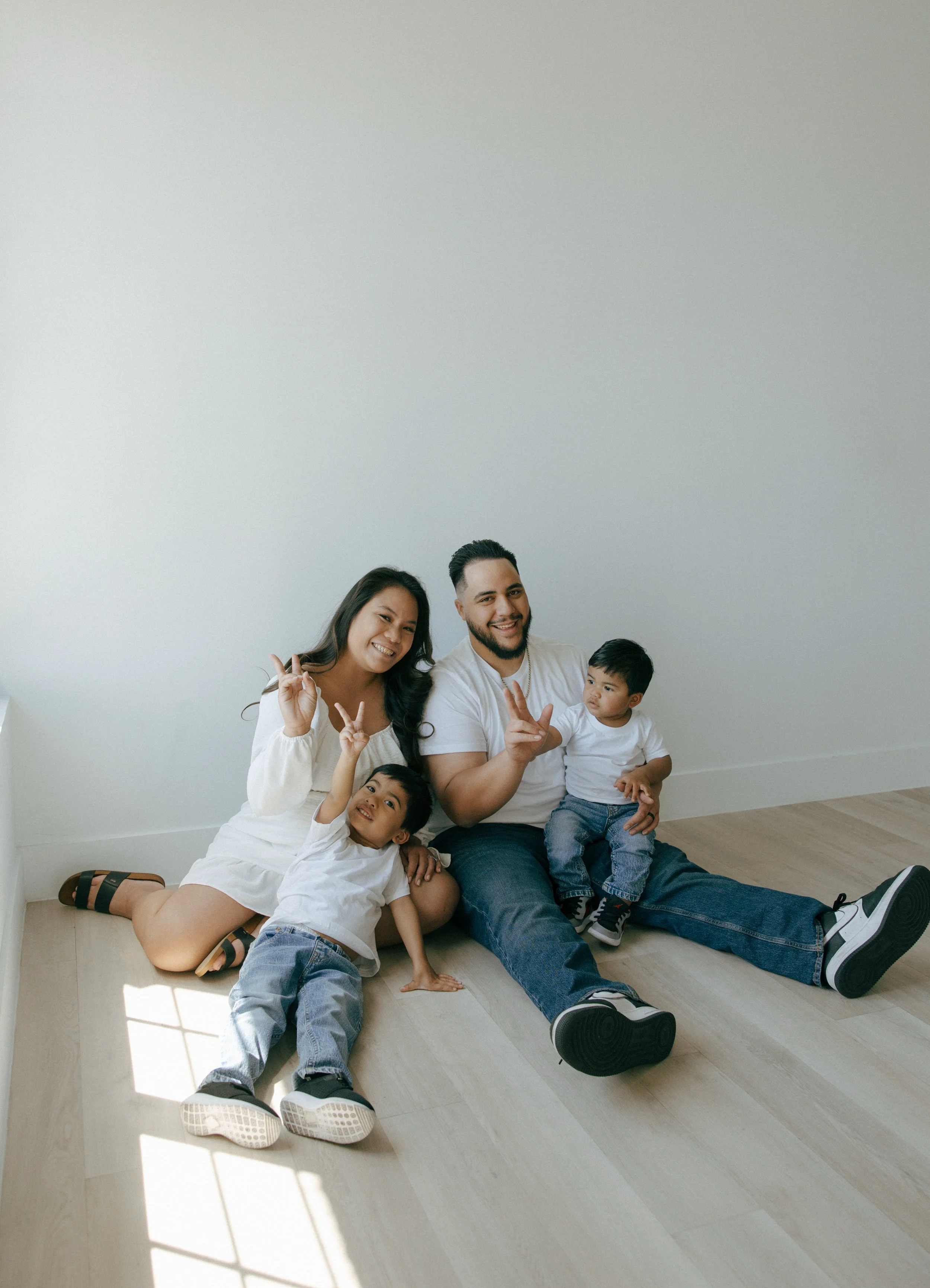 Las Vegas family photos | The White Space LV - Meliyah D Photography