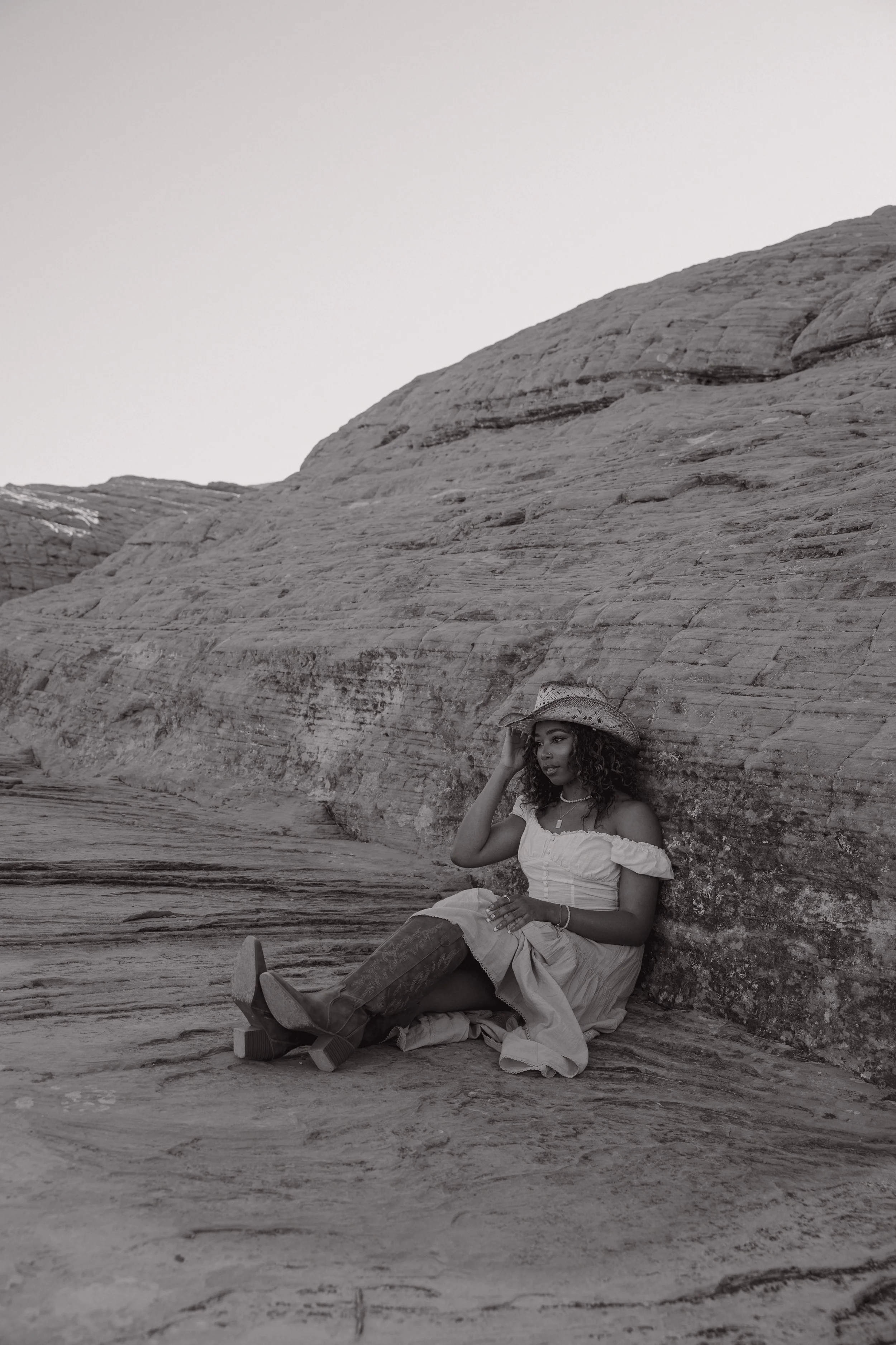 Las Vegas boho portrait session at Red Rock | Meliyah D Photography
