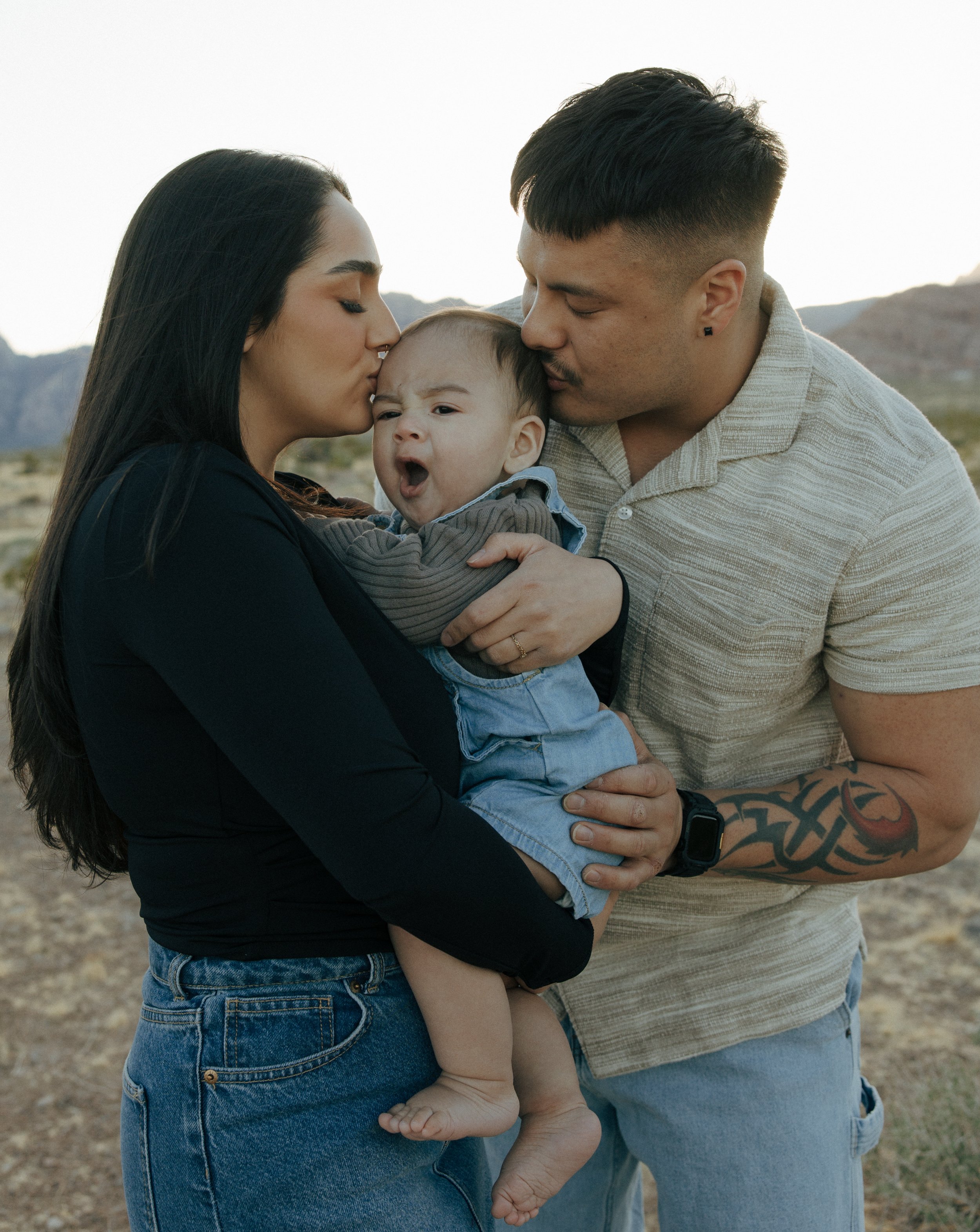 Red Rock Family Portraits | Las Vegas - Meliyah D Photography