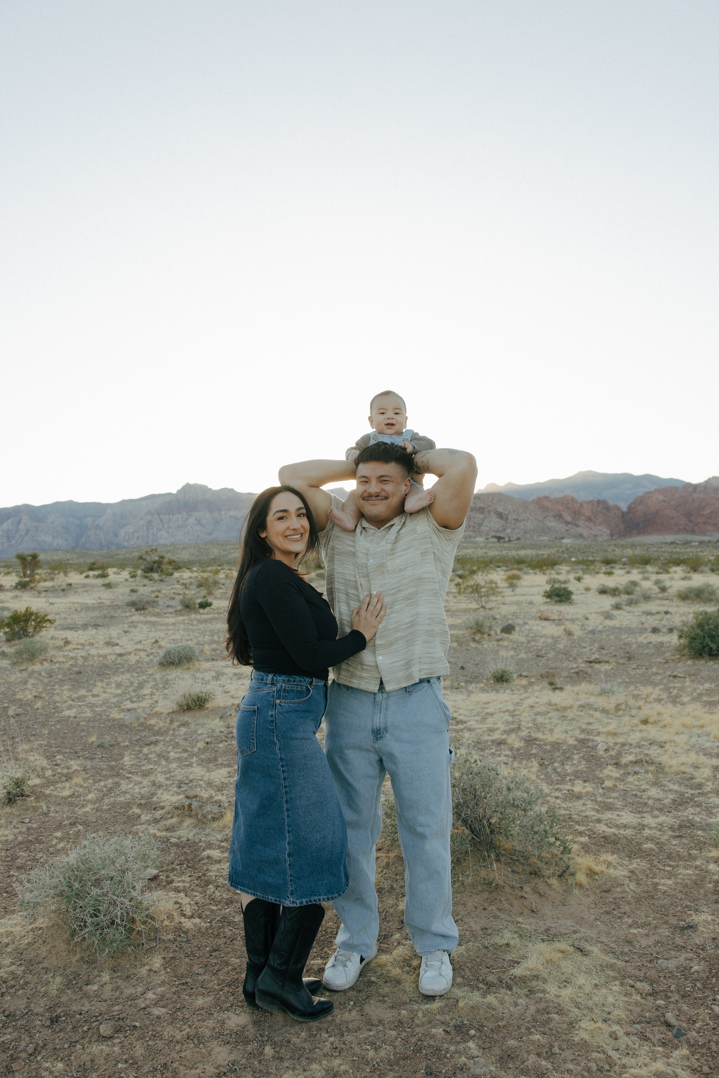 Red Rock Family Portraits | Las Vegas - Meliyah D Photography