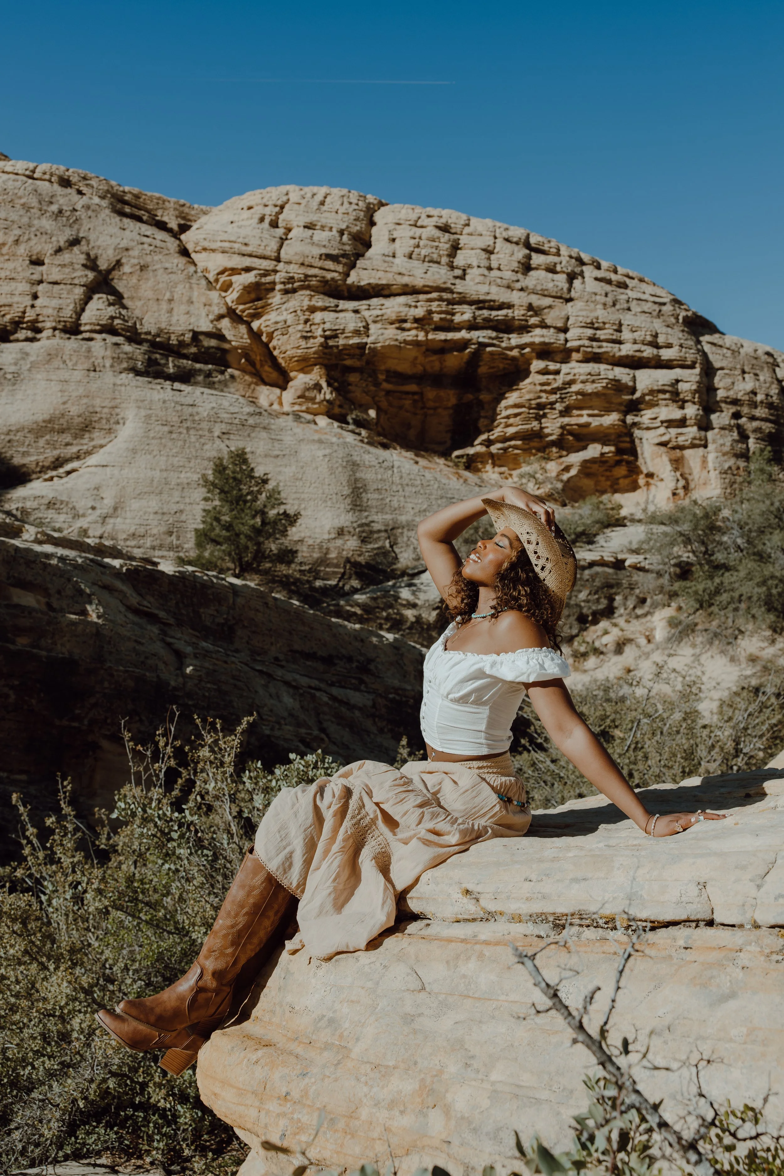 Las Vegas boho portrait session at Red Rock | Meliyah D Photography