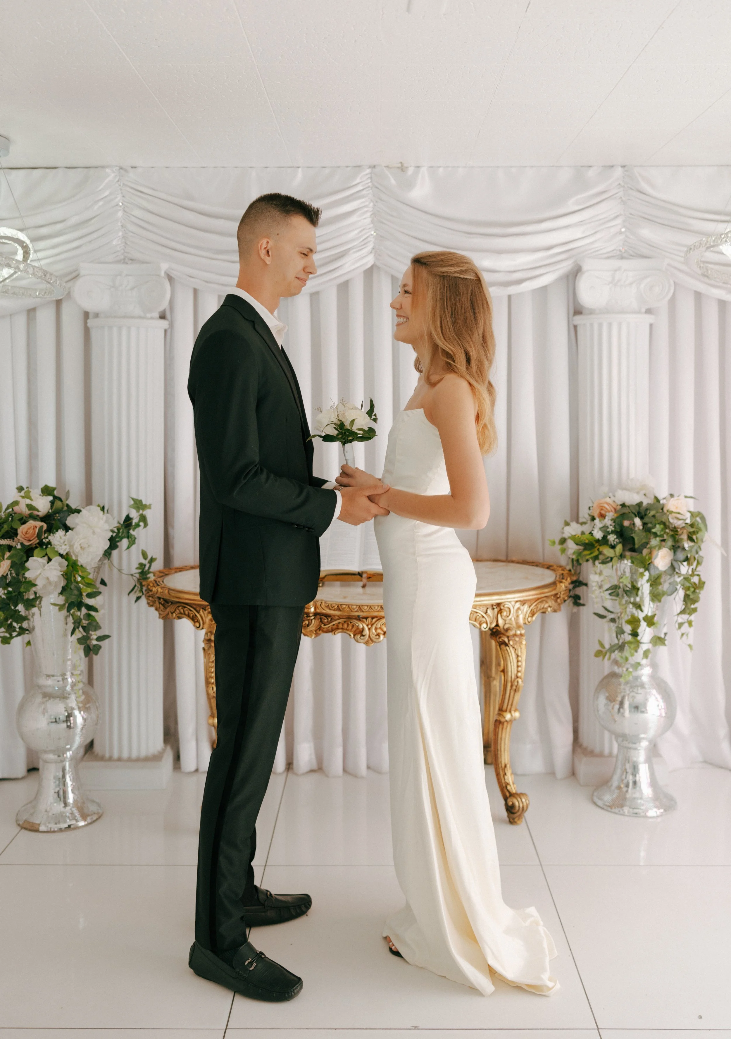 Little White Chapel Elopement Photographer | Meliyah D Photography