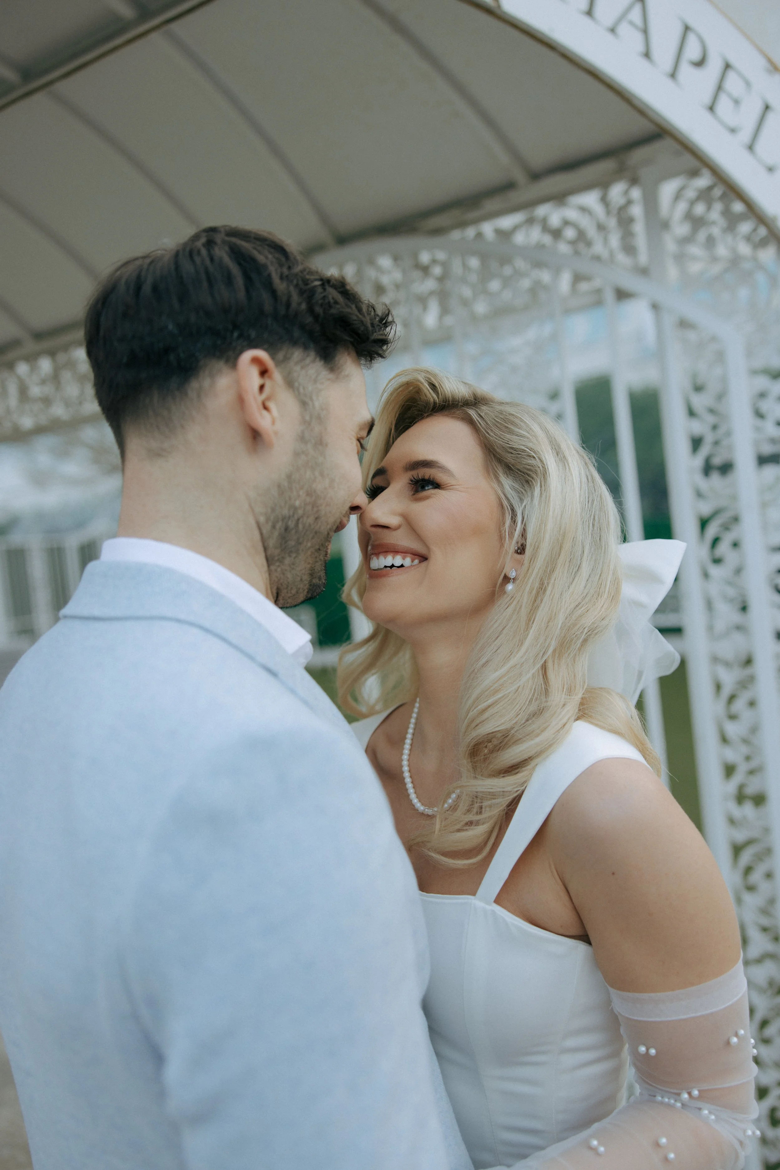 Little White Chapel Elopement in Las Vegas - Meliyah D Photography