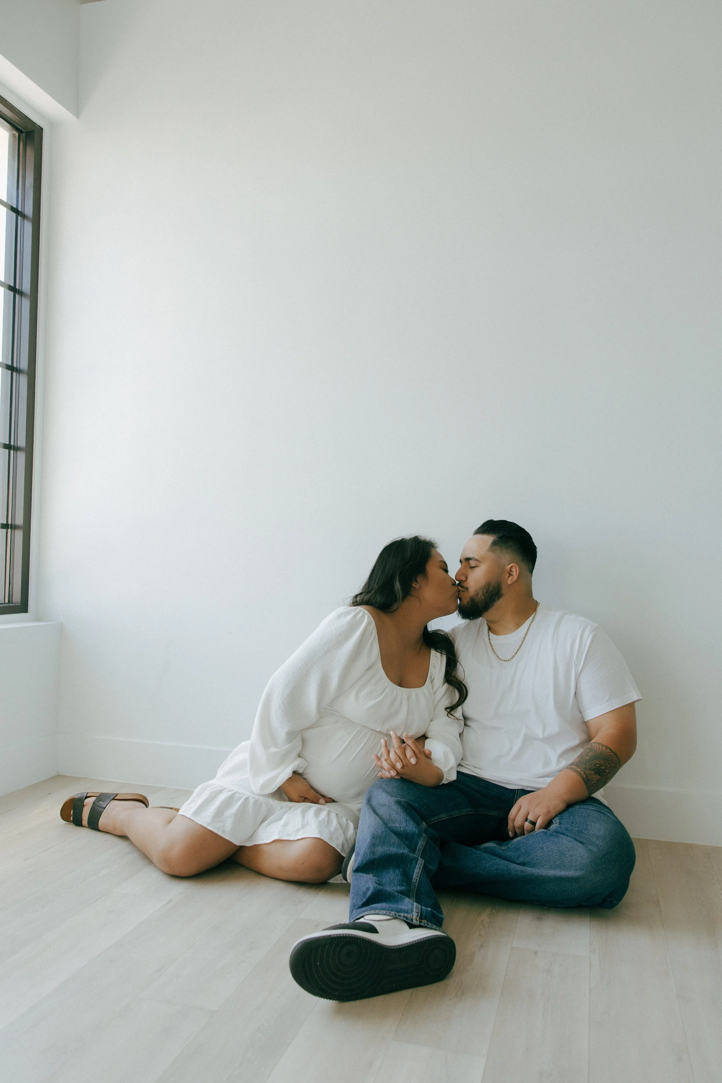 Las Vegas family photos | The White Space LV - Meliyah D Photography