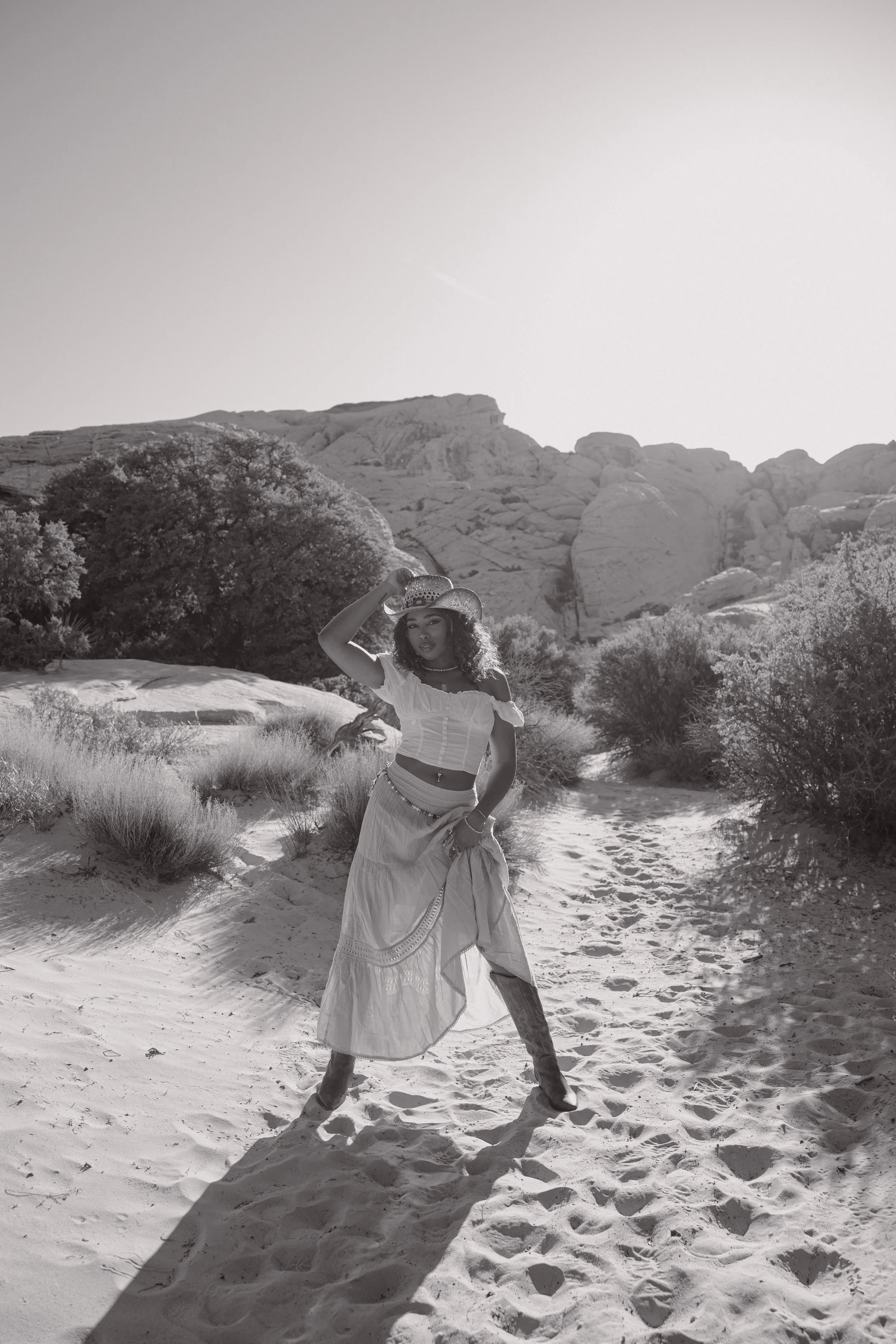 Las Vegas boho portrait session at Red Rock | Meliyah D Photography
