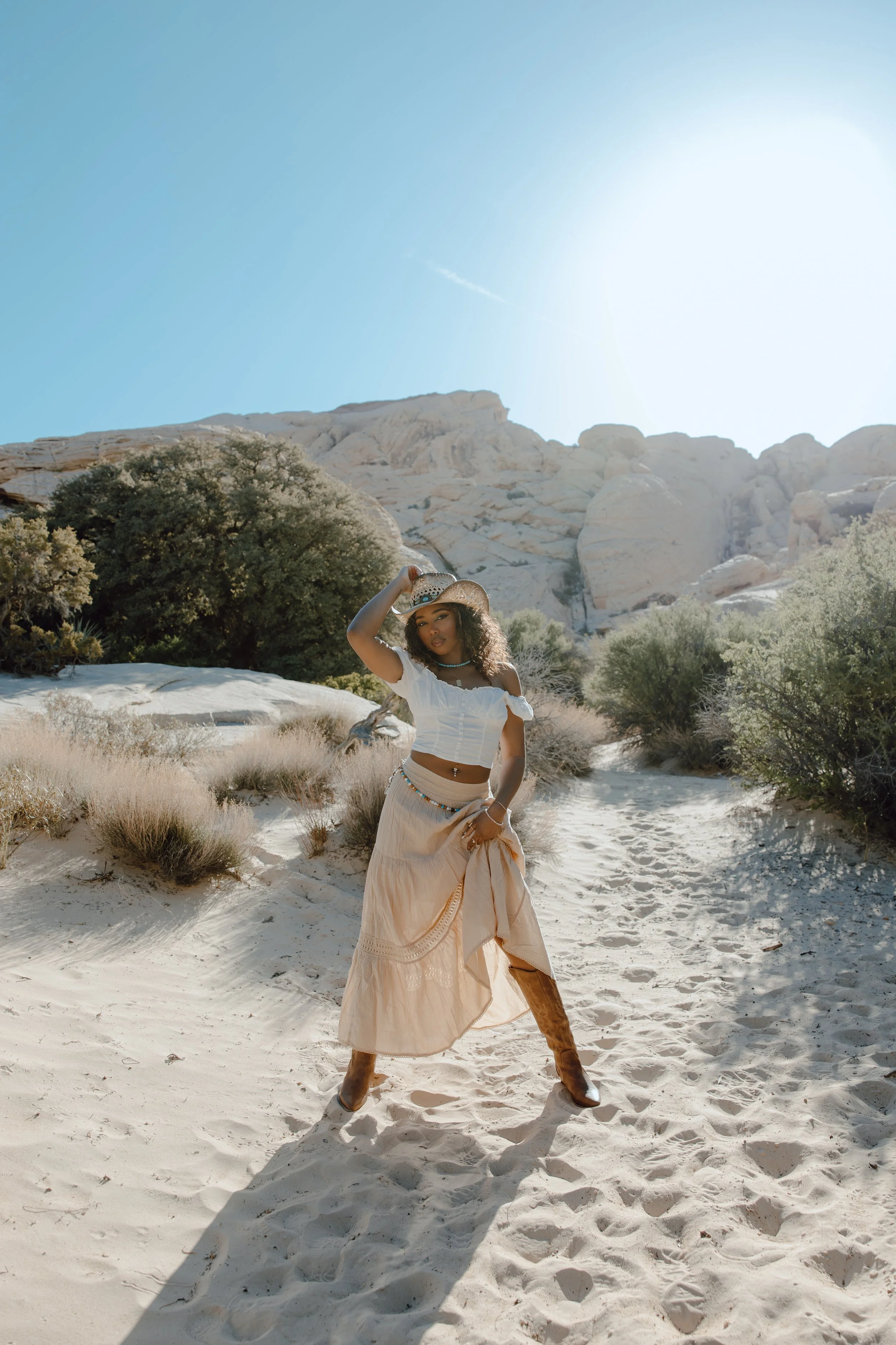 Las Vegas boho portrait session at Red Rock | Meliyah D Photography