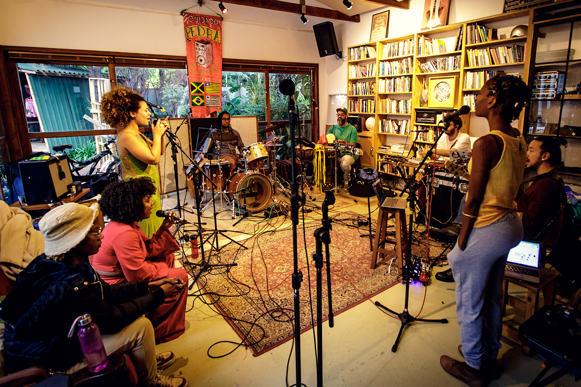 ESTÚDIO SEM PISCINA