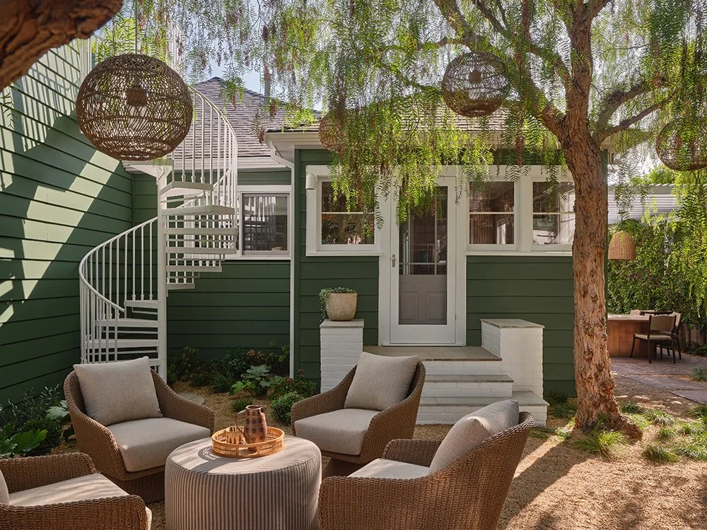raychel-wade-design-outdoor-living-warm-hollywood-hills.jpg