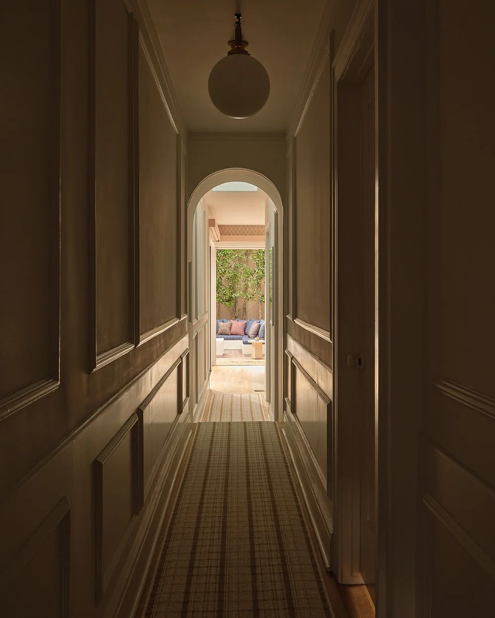 raychel-wade-design-hallway-custom-runner-larchmont-village.jpg