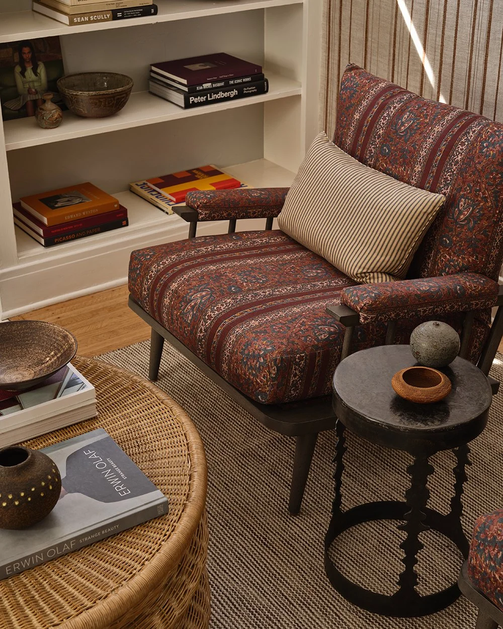 raychel-wade-design-conversation-corner-nickey-kehoe-detail-california.jpg