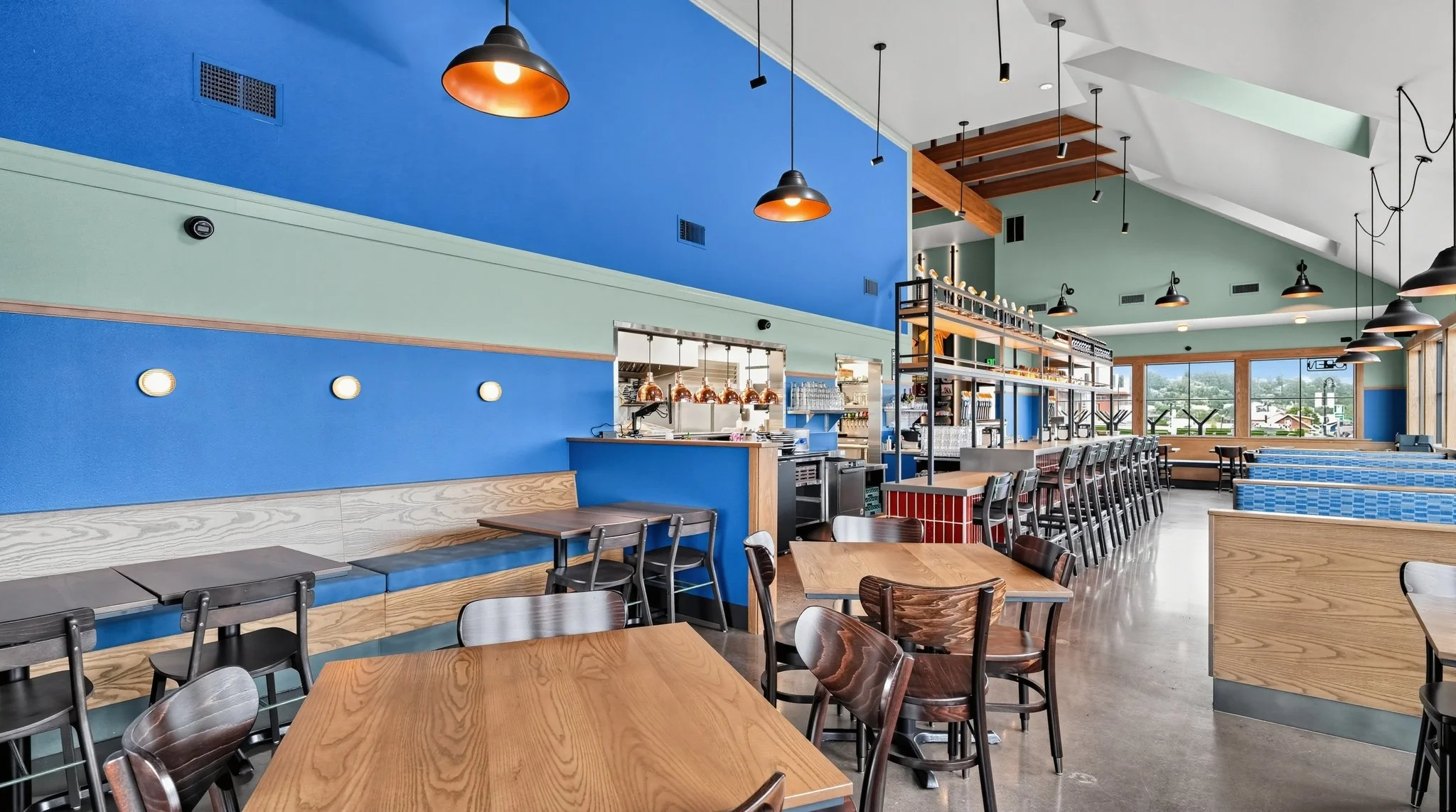 19_580_Hwy_101_N-Dining_room-3338.jpg
