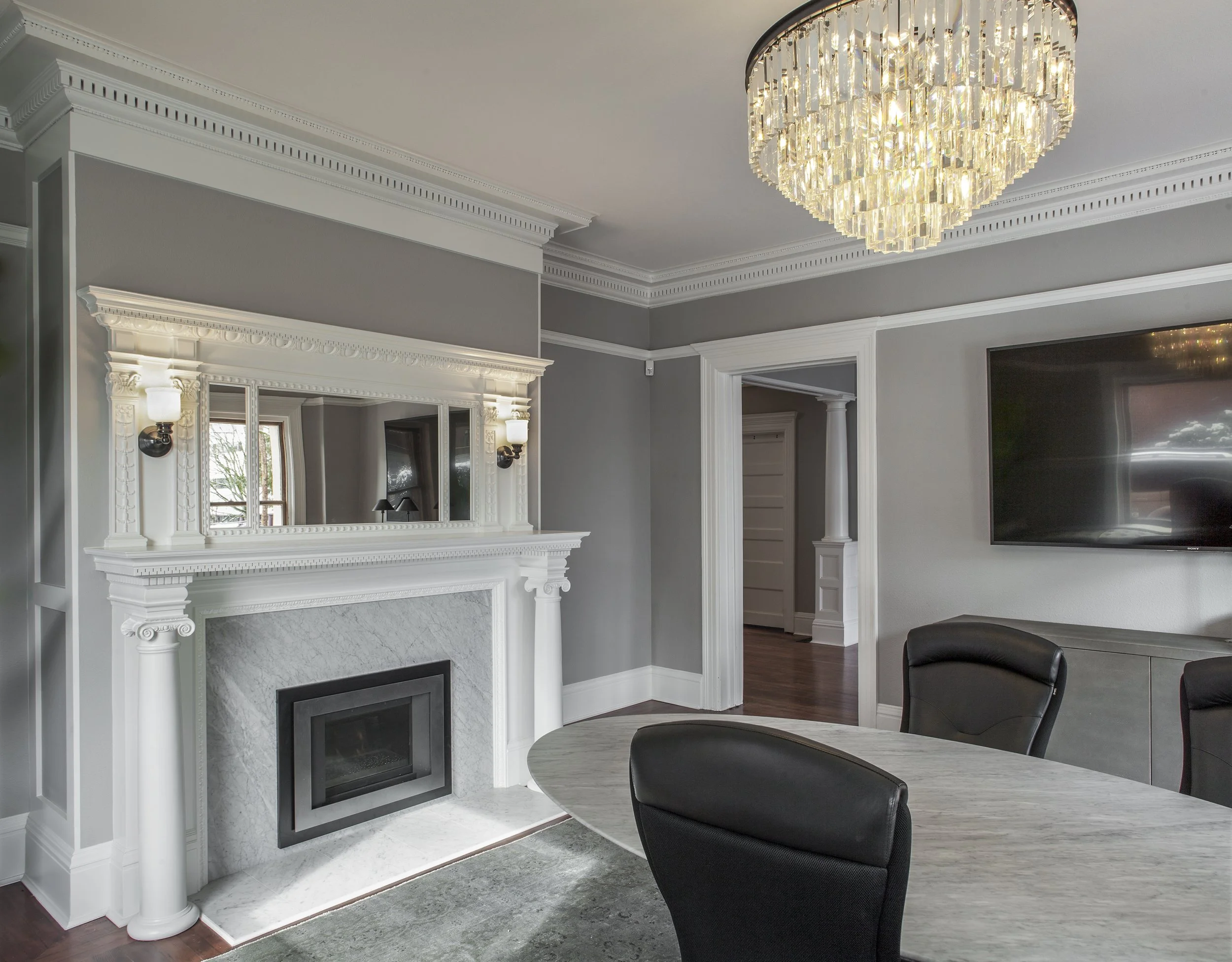 conf rm lites on.jpg