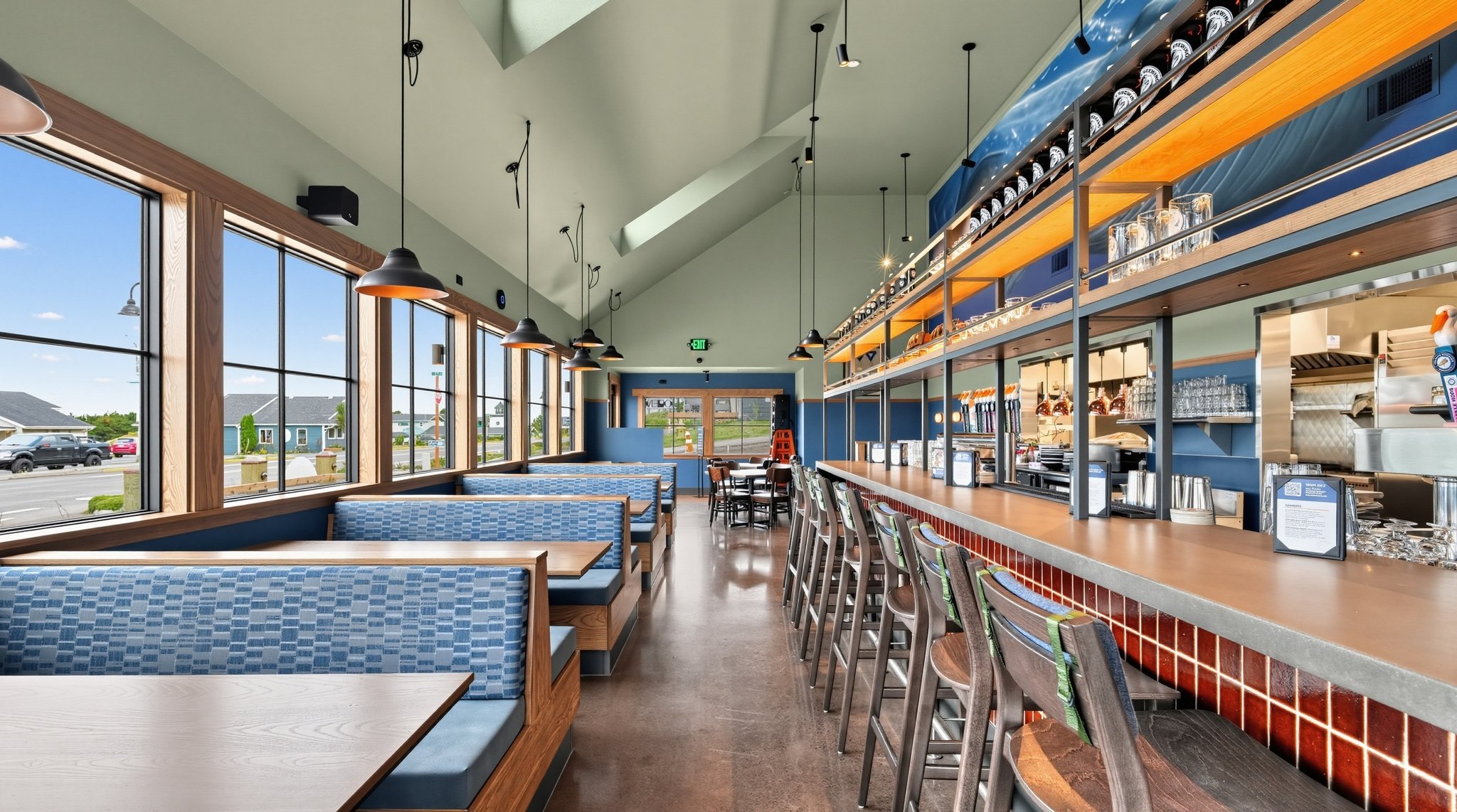 24_580_Hwy_101_N-Dining_room-3344.jpg