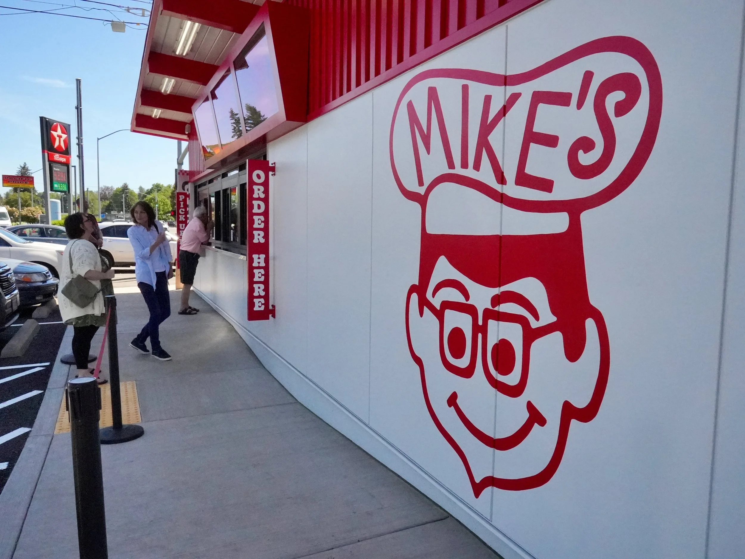Mikes-Drive-in-Milwaukie-Oregonian.jpeg
