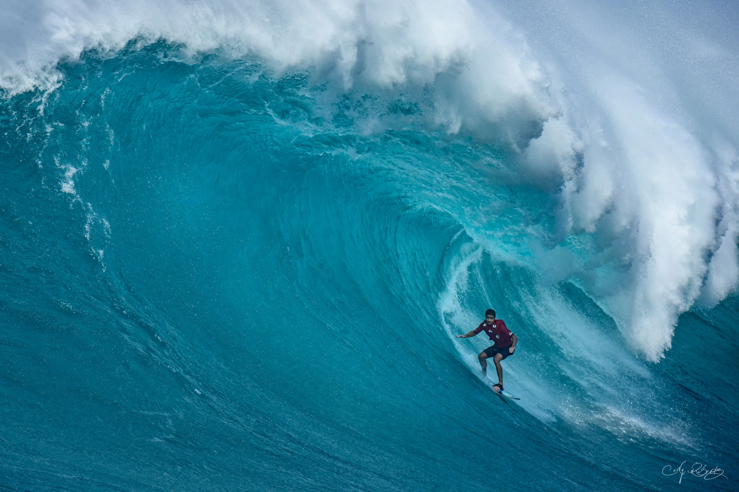 Tyler Larronde deep inside the barrel of Pe’ahi