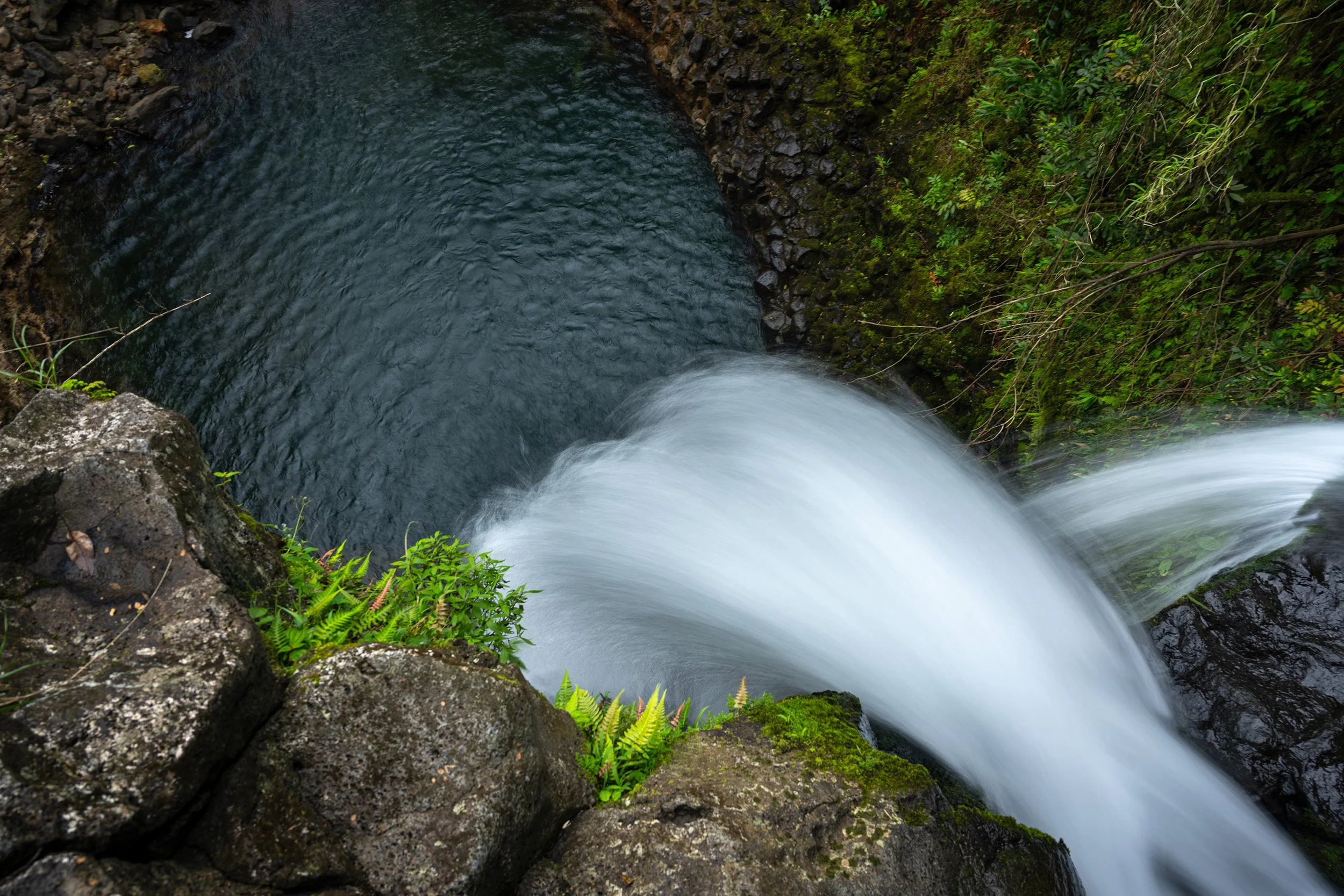 Makapipi Falls.jpg