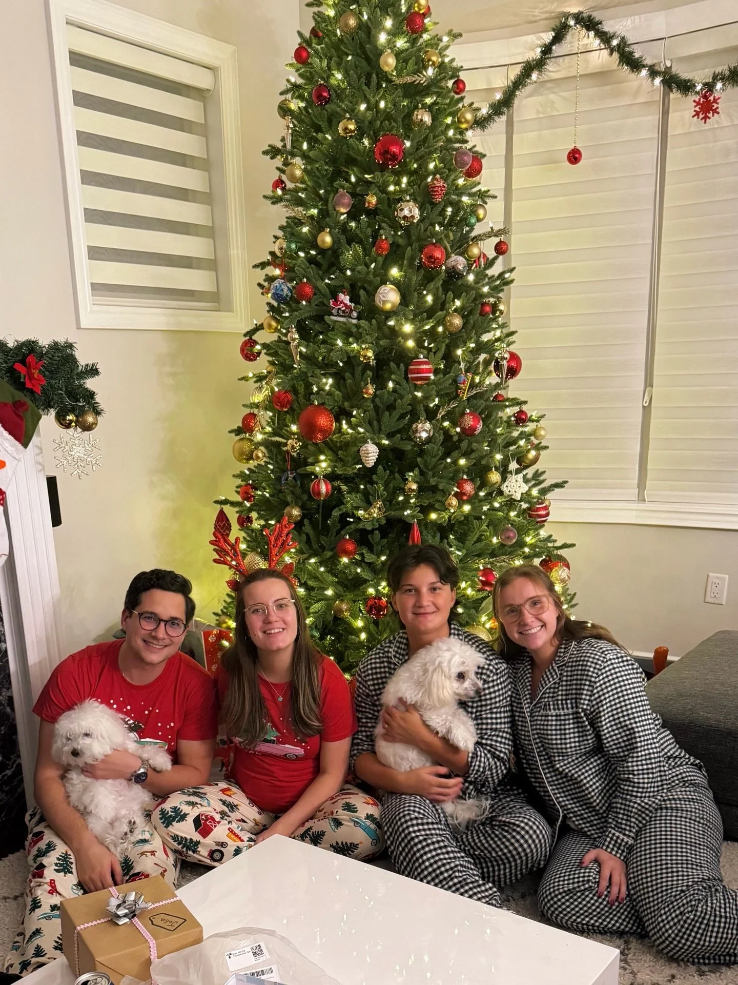 week 52/52 (WHAT) 🎄🎁🎅🏼

I cannot believe it&rsquo;s the end of 2025! I&rsquo;M SHOOK! I could write a whole paragraph here but instead I&rsquo;ll say this:

This year was incredible, I cannot believe I&rsquo;m lucky enough to have this life, and 