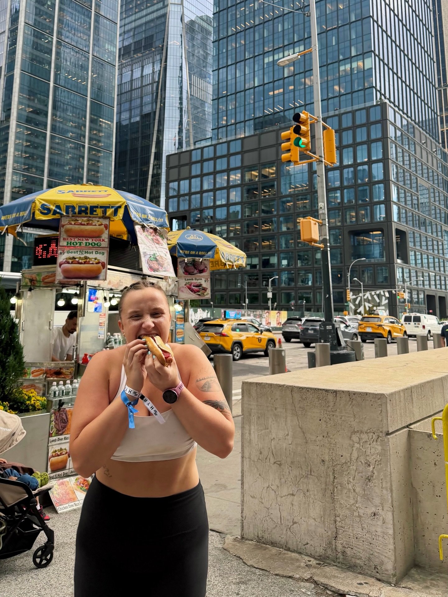 week 22/52 🗽🍎🏙️

✨NYC EDITION✨

grateful to have had the opportunity to go back to a city that I fall in love with time and time again.

weekly highlights:
⭐️ HYROX doubles with Bry
⭐️ so many giggles
⭐️ finding new coffee shops
⭐️ @libertybagelsn