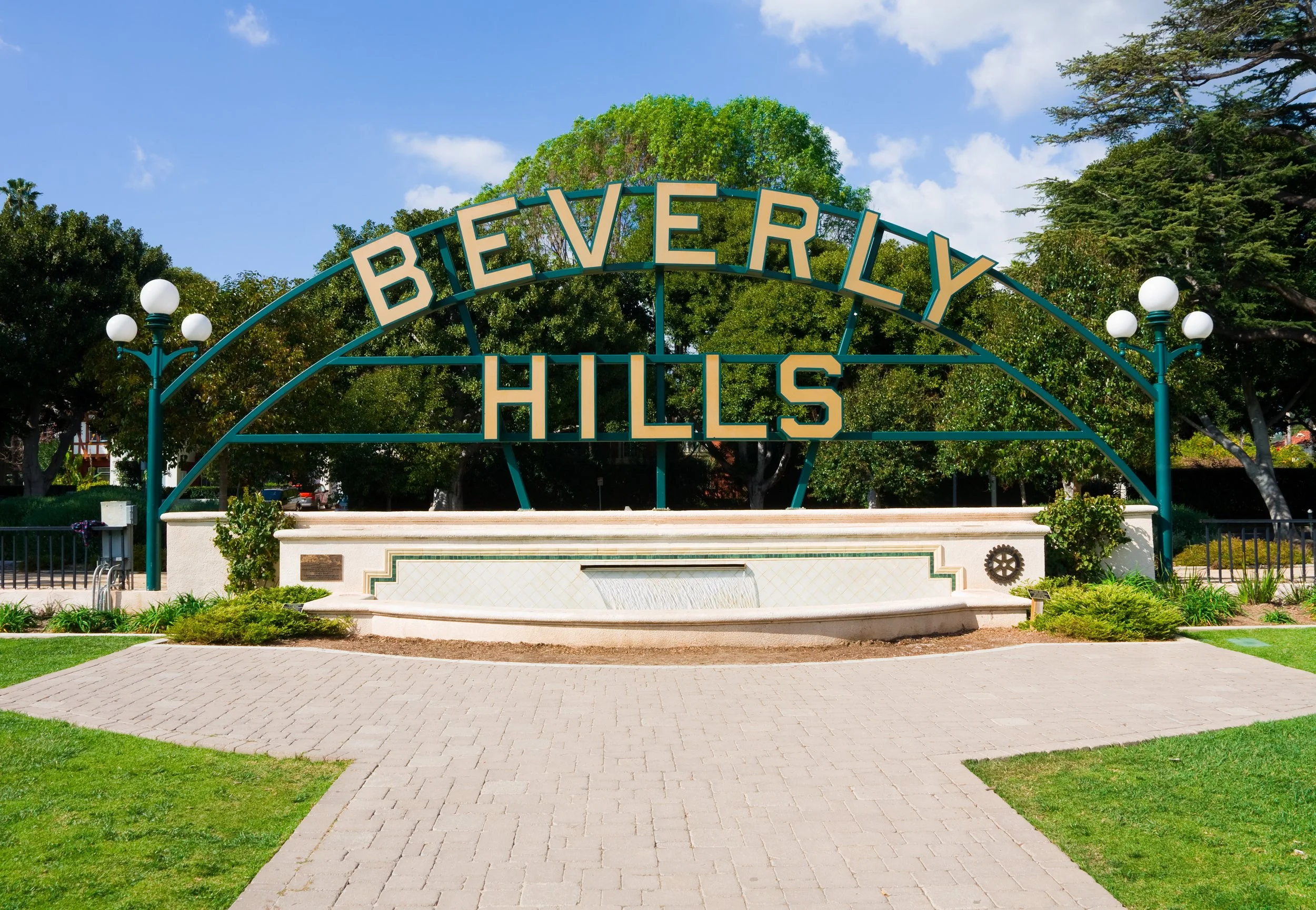 Living in Beverly Hills: A Complete Guide to Homes, Lifestyle, and Market Trends