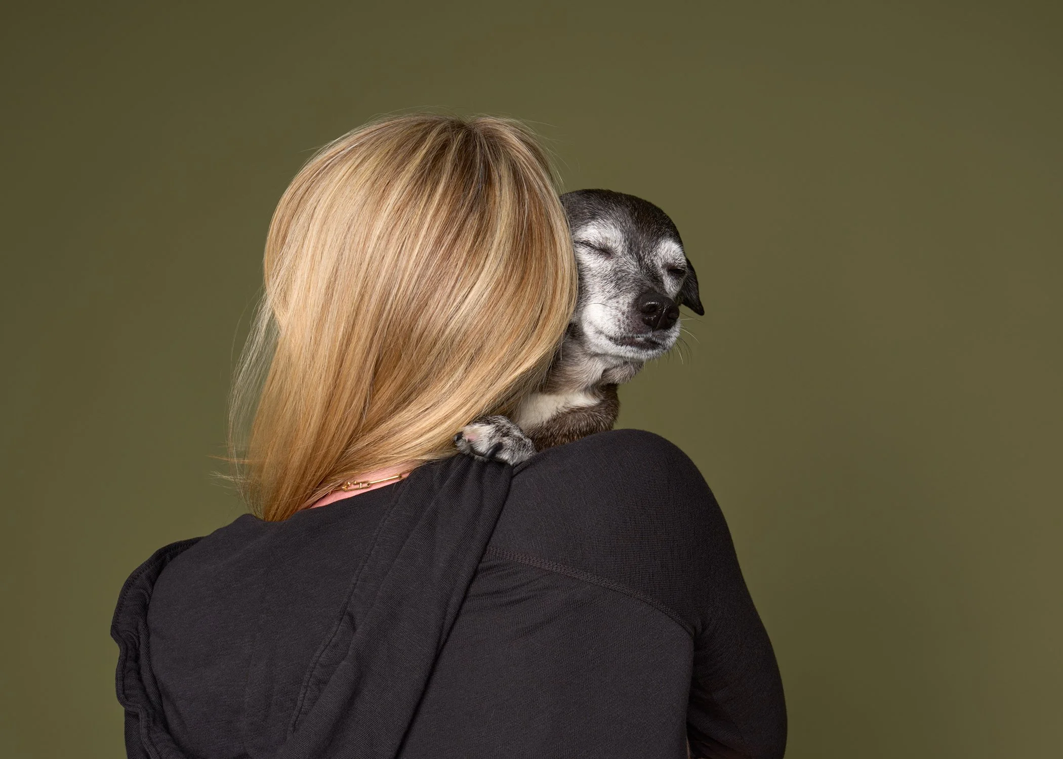 dog-photographer-los-angeles-family-senior-chihuahua-manute6089.jpg