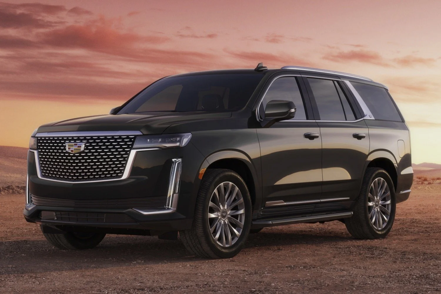 2023-Cadillac-Escalade-Luxury-Press-Photos-Exterior-003-side-front-three-quarters.jpg