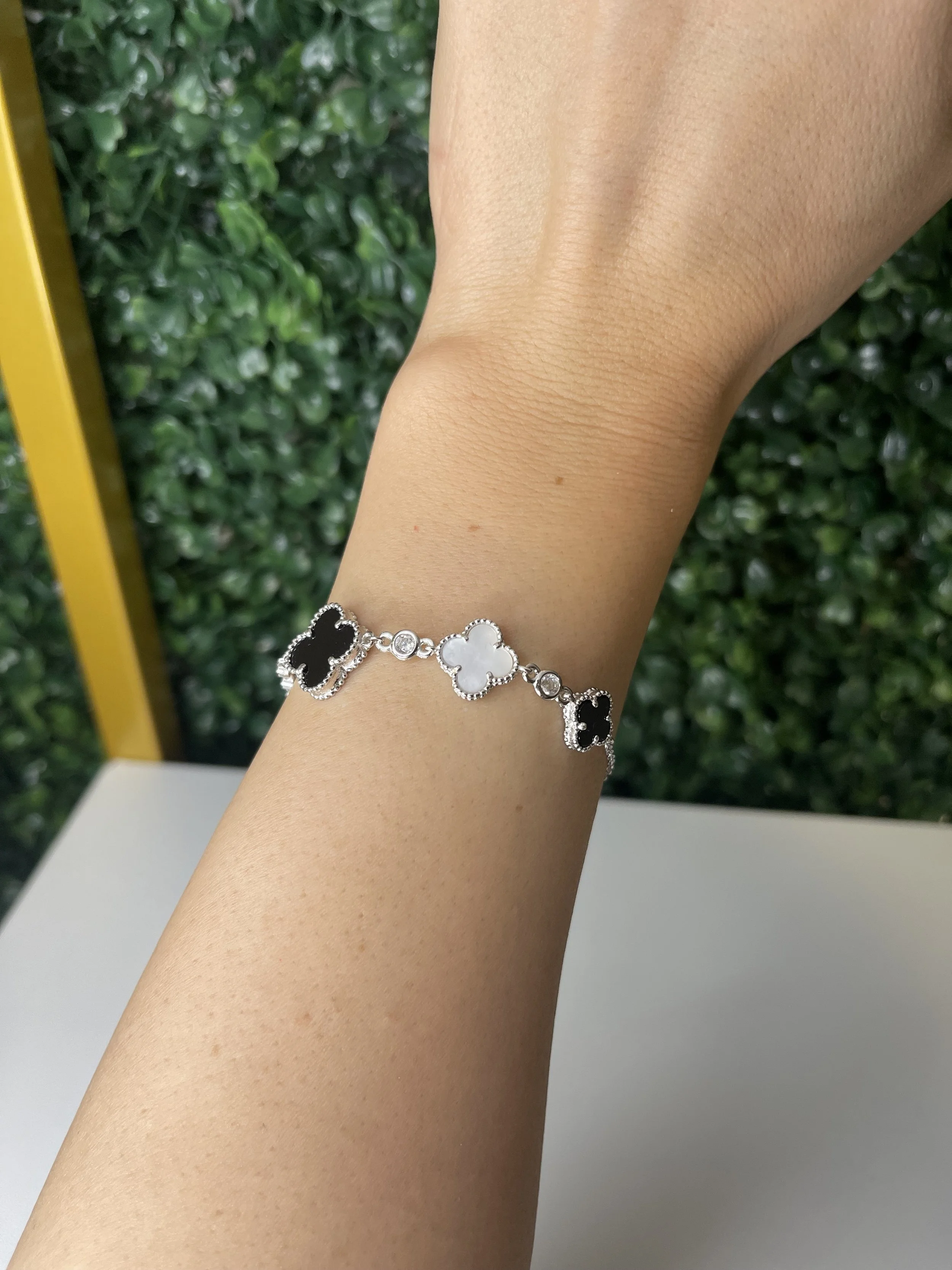 3 Clover Bracelet Black and White