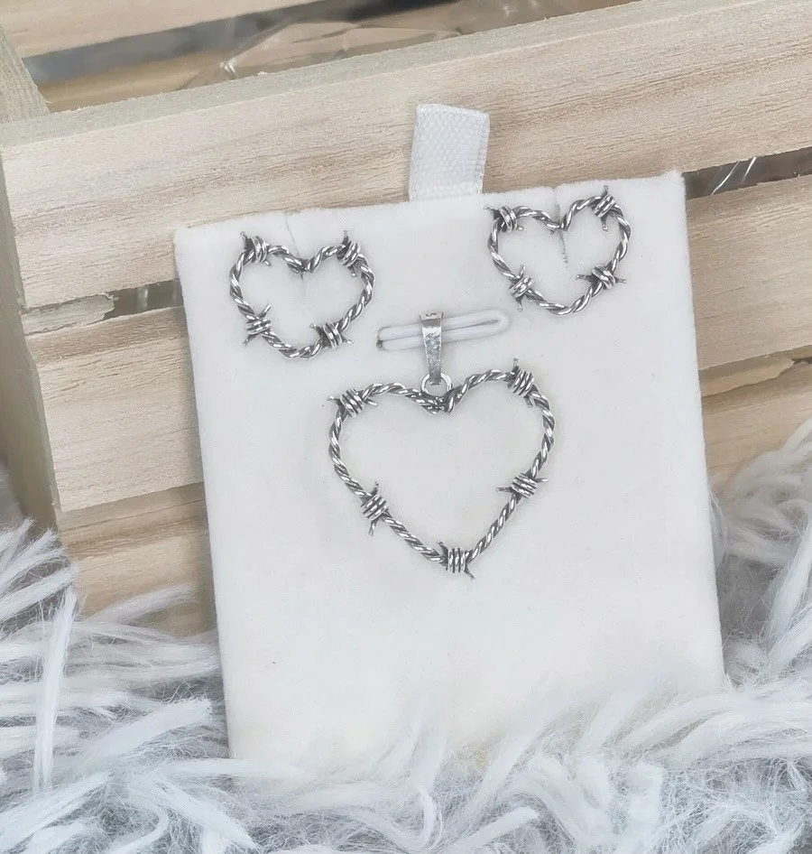 Karol G Wired Heart Set