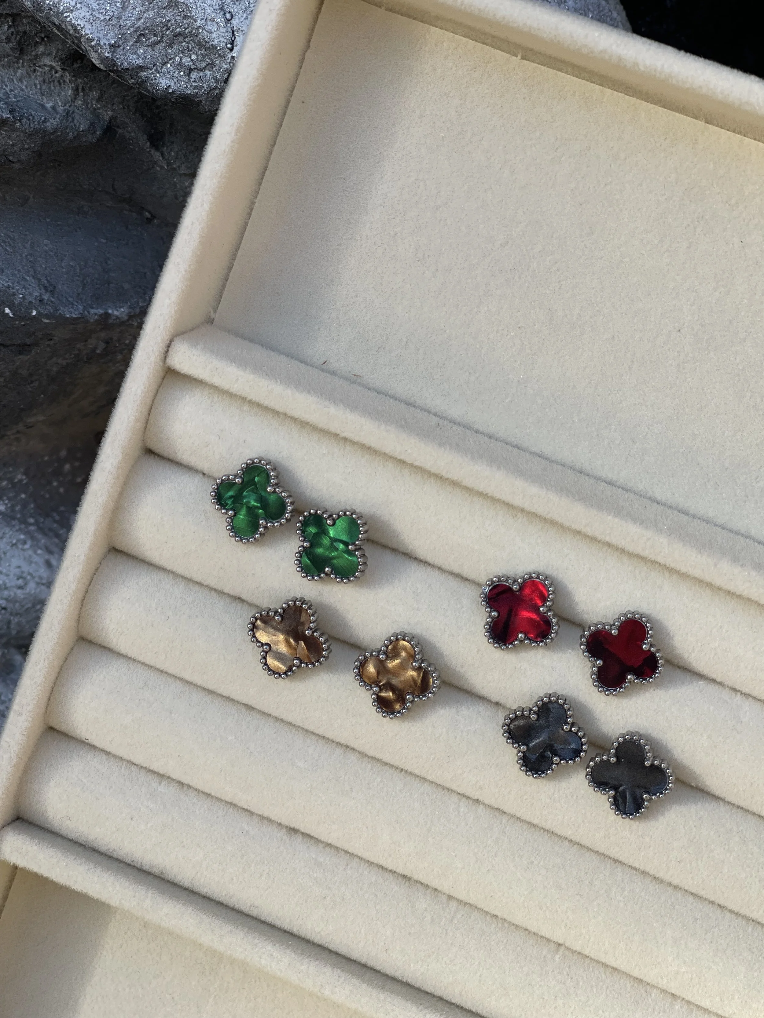 Single Clover Stud Earrings