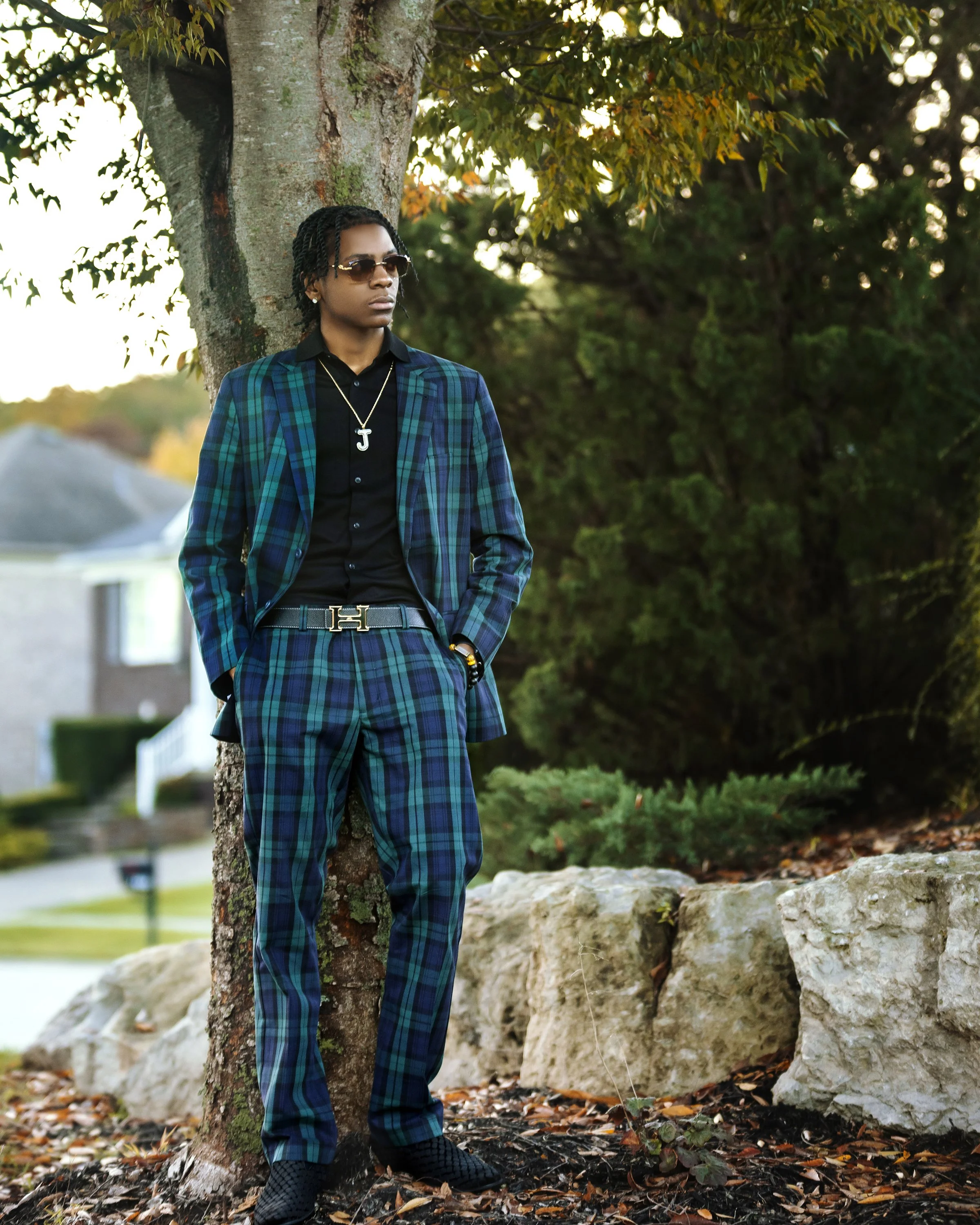 2584 senior-guy-outdoor-photoshoot-louisville-ky-tree-portrait8x10.jpg