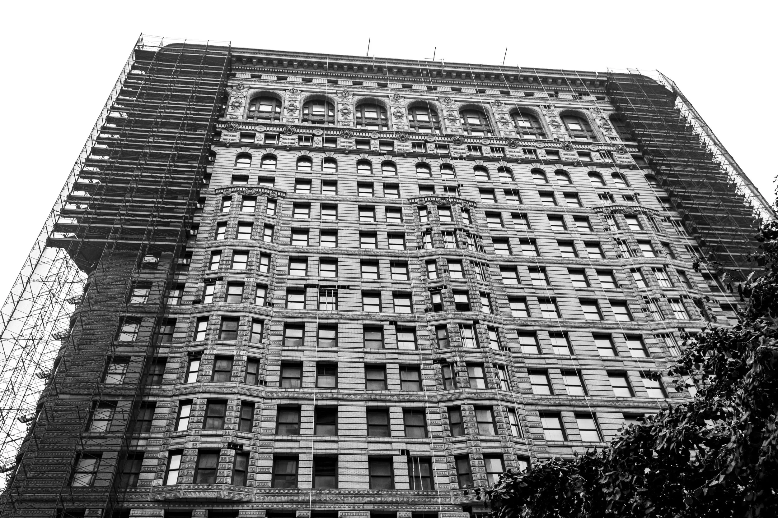 NYbuilding3B&W.JPG