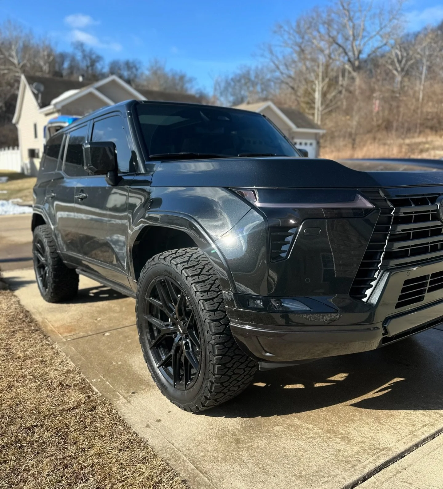 This GX550 didn&rsquo;t come to play.
Leveled. Wrapped. Protected.
Front-end PPF done right so this Lexus stays flawless where it matters most. Installed by our friends @autovitalitystl 
If you care about your vehicle, you&rsquo;re in the right place