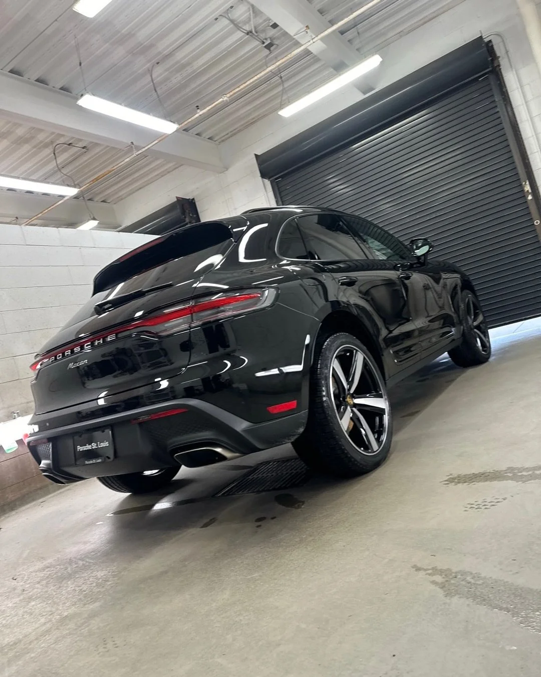 🚗 Attention Dealerships &amp; Sales Managers 🚗
Brand new cars should look brand new on the showroom floor. But many vehicles arrive with water spots, light marring, transport residue, and paint haze from shipping and lot storage.
I specialize in pa