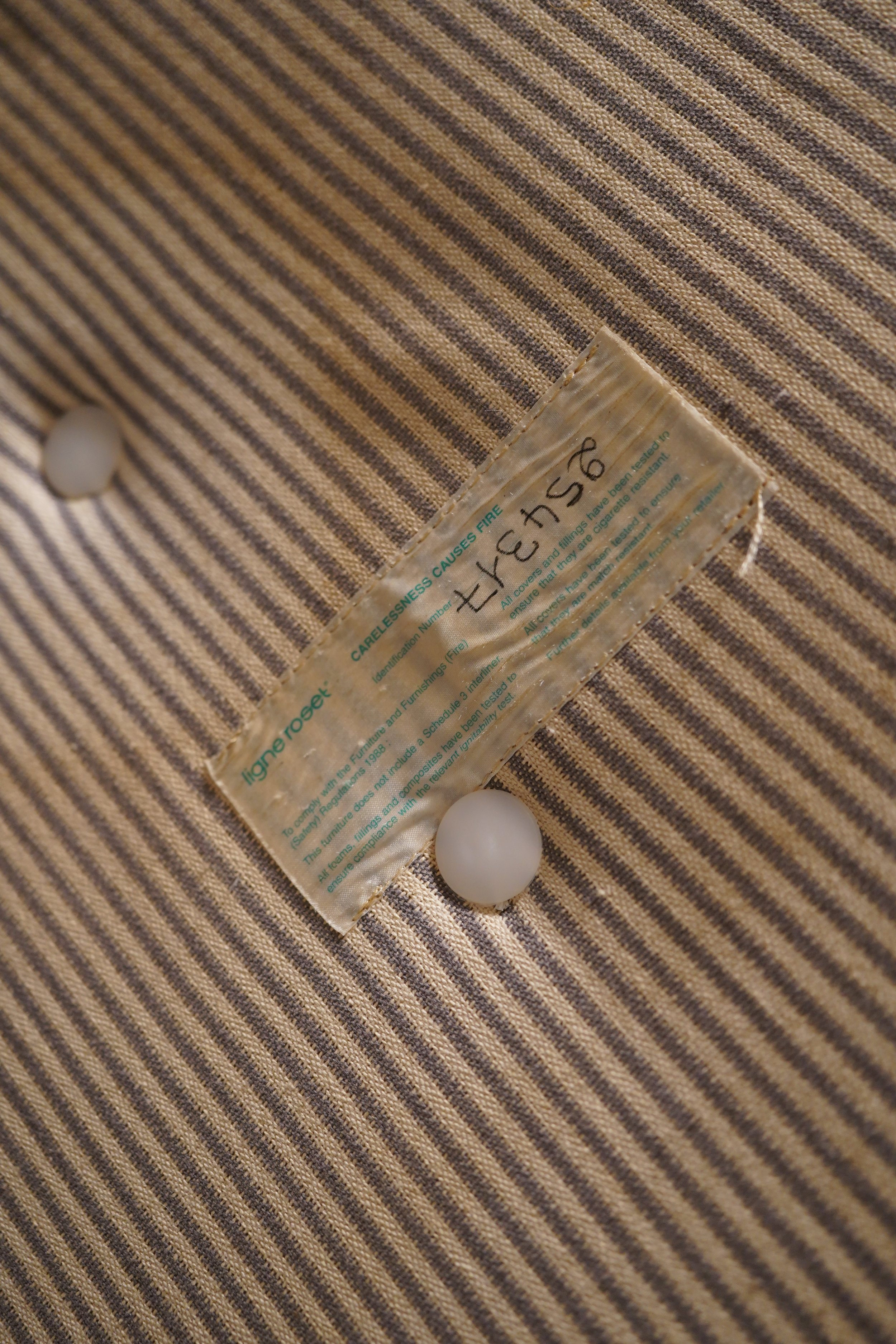 Ligne_Roset_DSC06081.JPG