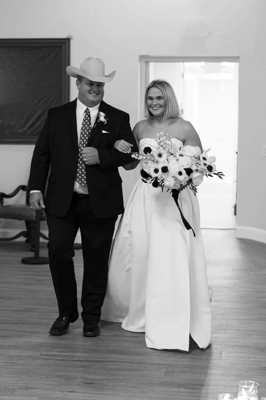 DFW Wedding Florist - Best DFW Florist - Dallas Florist - Wedding Florist Near Me - Event Florist - Event Flowers - DFW Wedding Venues - Luxury Wedding Florist Dallas - Taryn 4.jpg