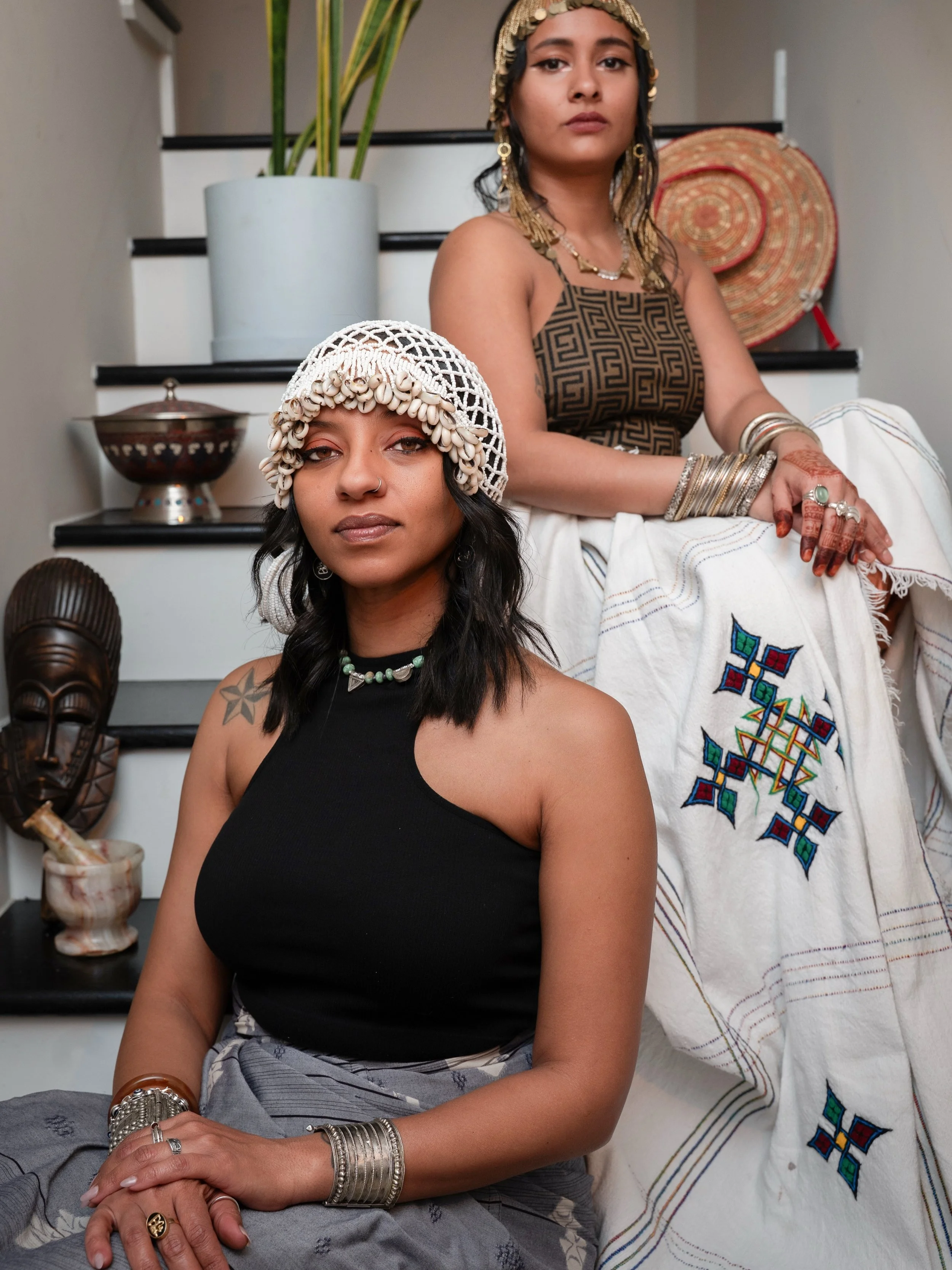 The @chocolatecityexperience is TOMORROW!! 😝❤️
Experience origin, crafts, henna, handmade jewelry, vibes, cars and Chocolate City!! 

Henna by @amad.mahbub 🔥❤️
Come hang!! 

📸 @dcabesha 

#dcevents #chocolatecity #chocolatecityexperience #ethiocra