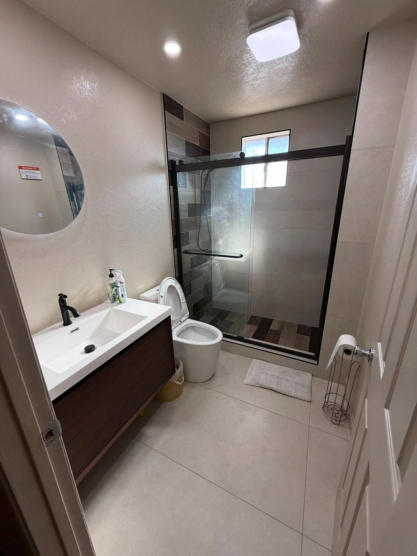 Full bathroom remodel 
Converted this tub shower to a walk-in shower. Full gut to the stud. Cement and float walls, hot mop shower pan. New floating vanity.
Recess lighting with new outlets.
Garden grove, Ca
#gardengrove #anahiem #tustin #orange #v