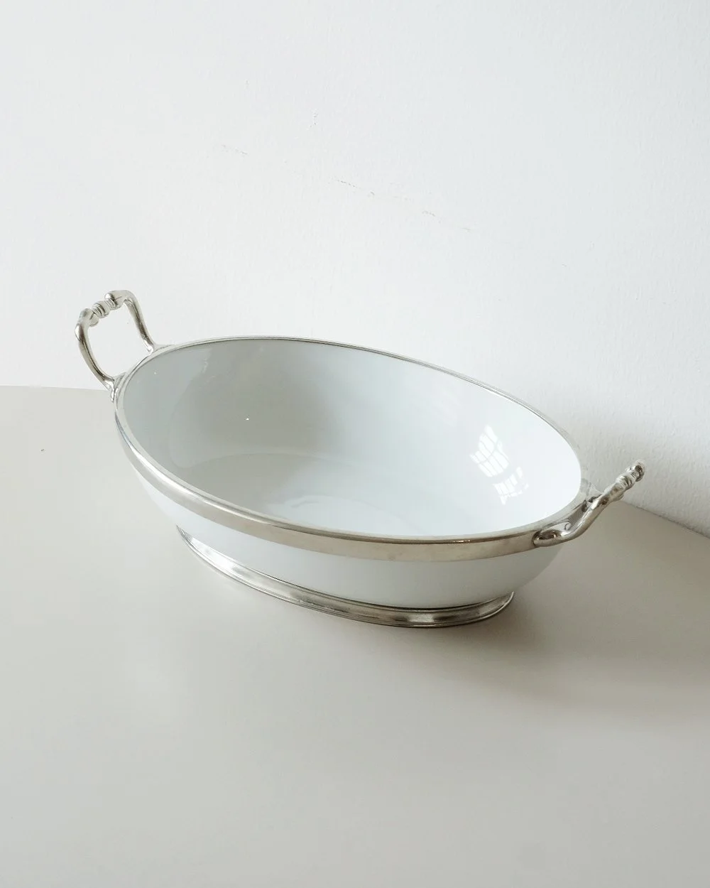 Handle Oval Bowl