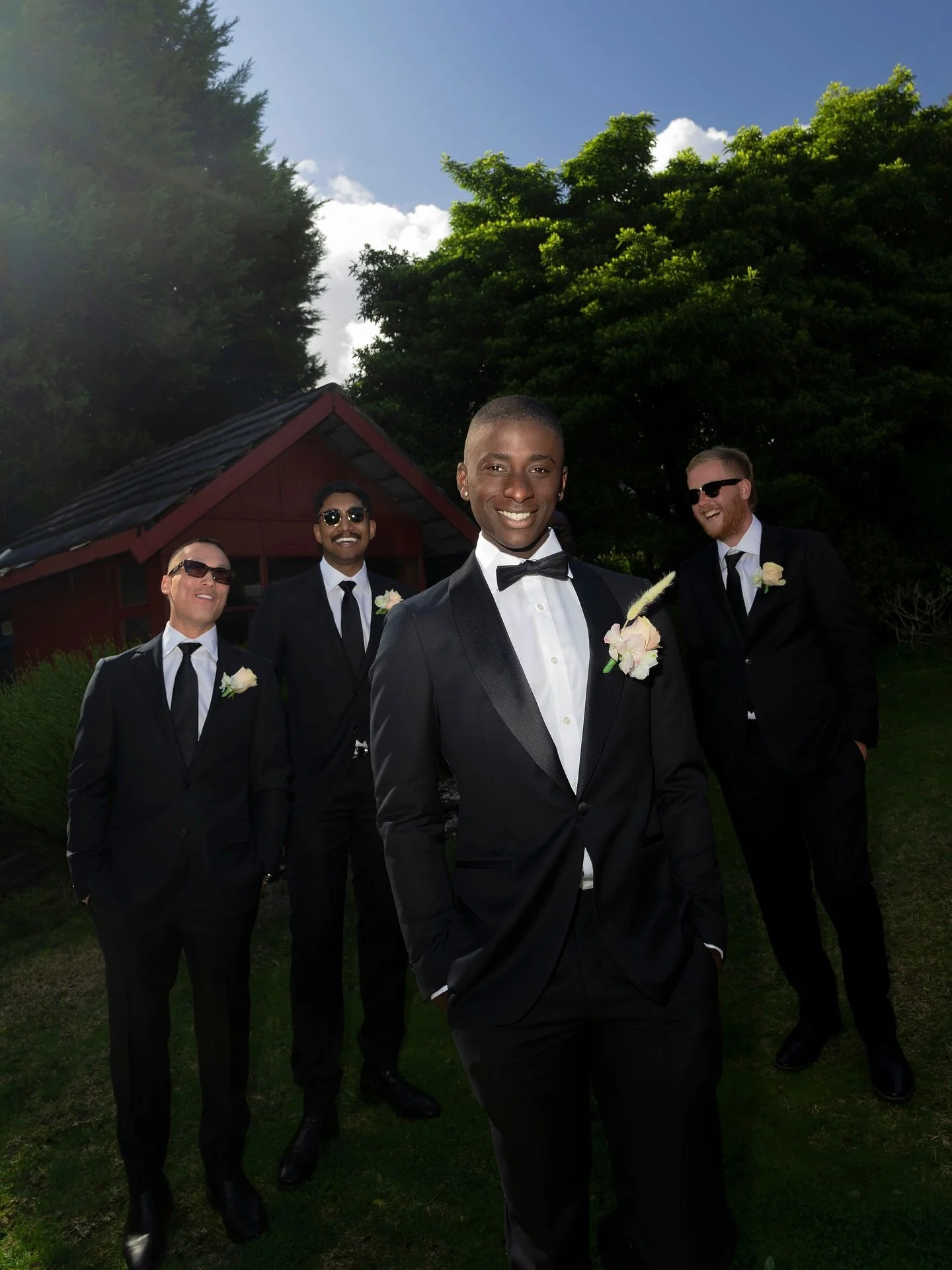 Sharp suits, fresh blooms, and the perfect finishing touch. The groom and his crew, looking dapper with their boutonnieres 👌🏼

Beautifully photographed by the talented team at @phenomena_photography 

💚 HTS