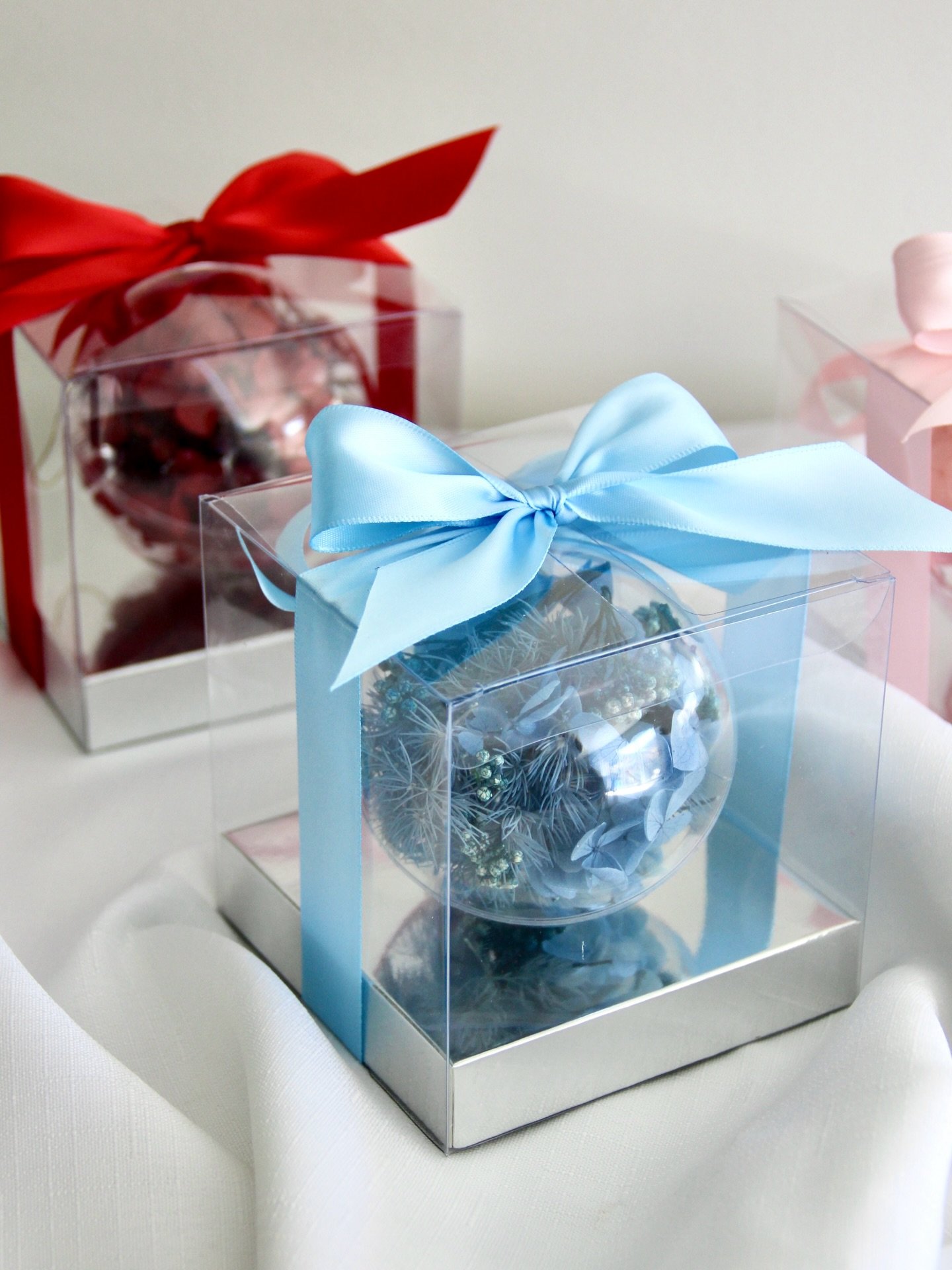 Christmas is one week away! Elevate your space with festive florals, delivered in time for Christmas 🎄✨

Contact for inquiries via: 
Email: hello@HTstudioau.com 
Phone: 0451602272
Website: www.htstudioau.com
Instagram: htstudioau
Facebook: htstudioa