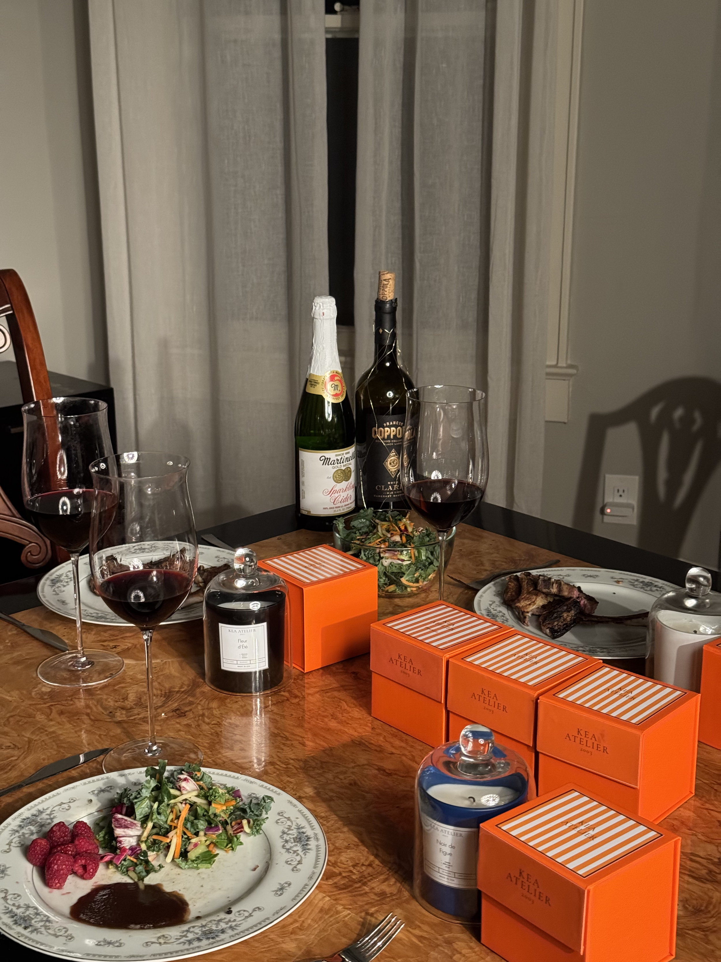 How to Create the Perfect Atmosphere for a Romantic Dinner?