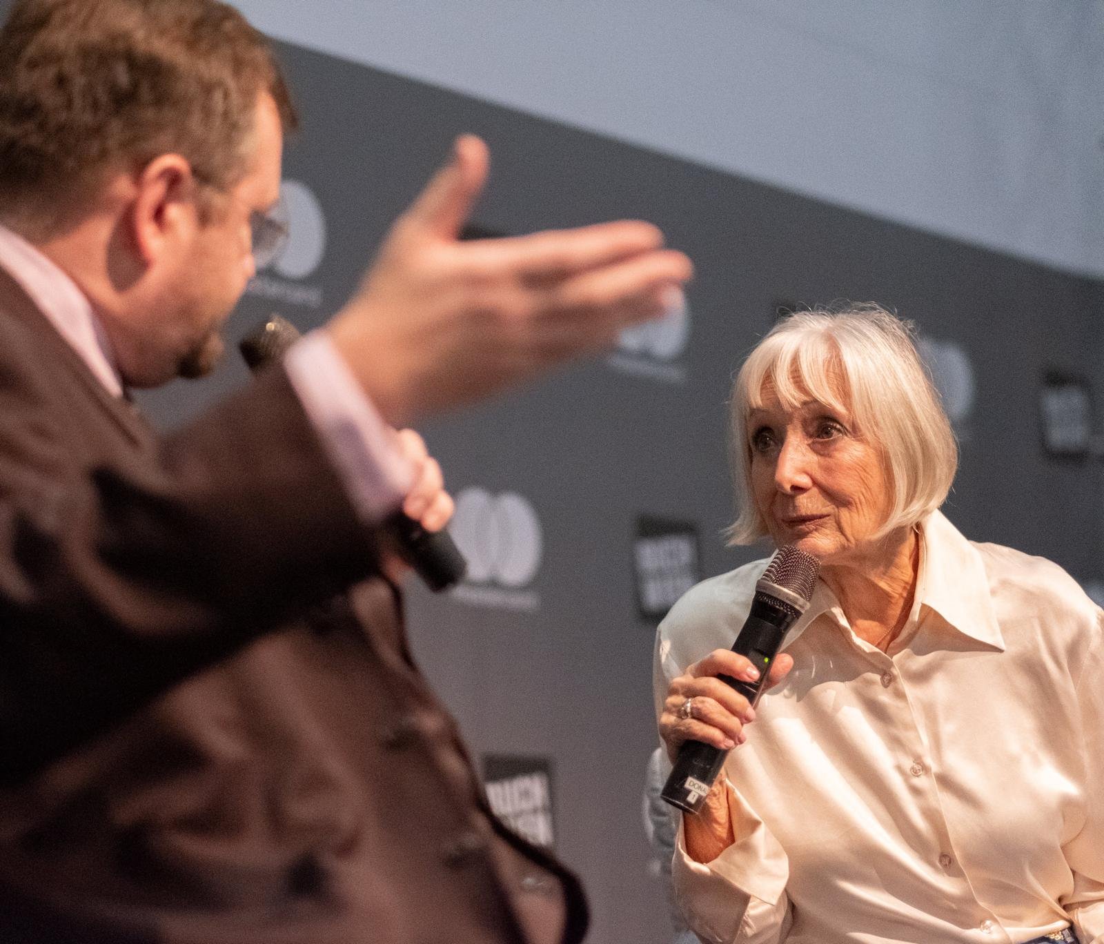 Martin Haidinger moderiert eine Lesung auf der Buch Wien Messe