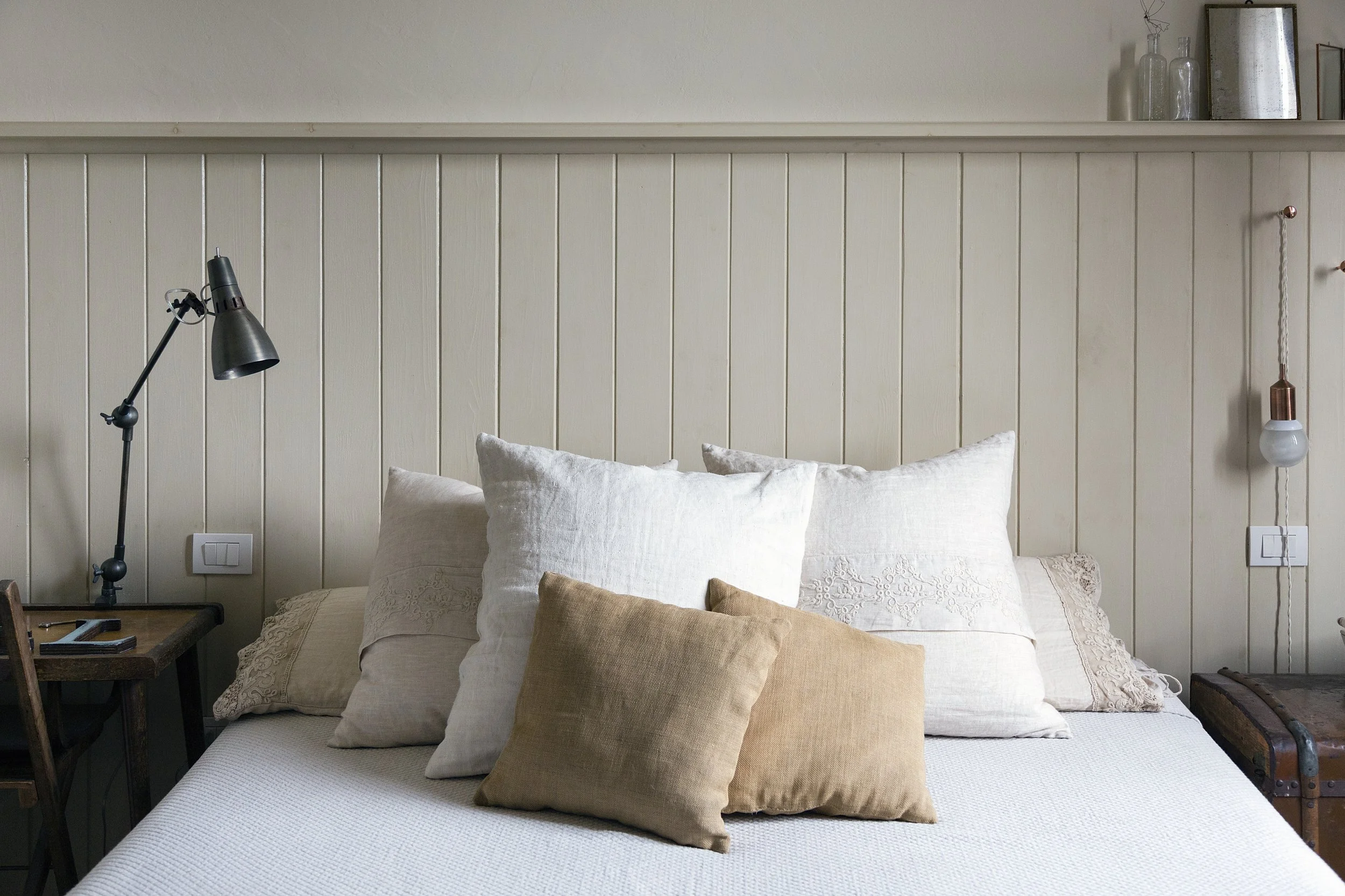 double-bed-with-pillows-and-cushions-2025-04-04-19-24-16-utc.jpg