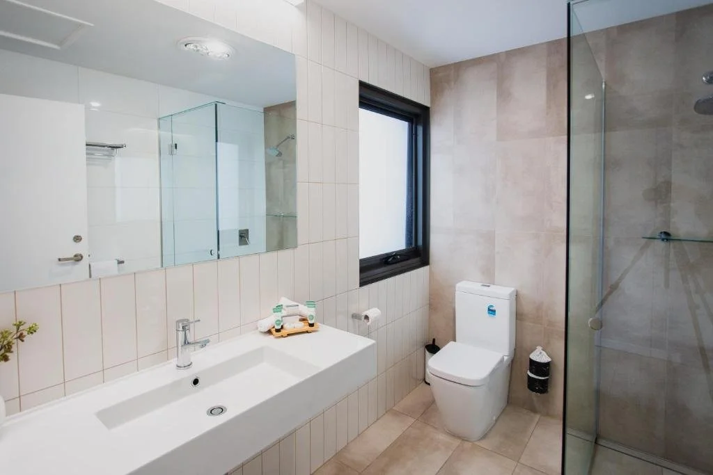 13th beach bathroom.jpg