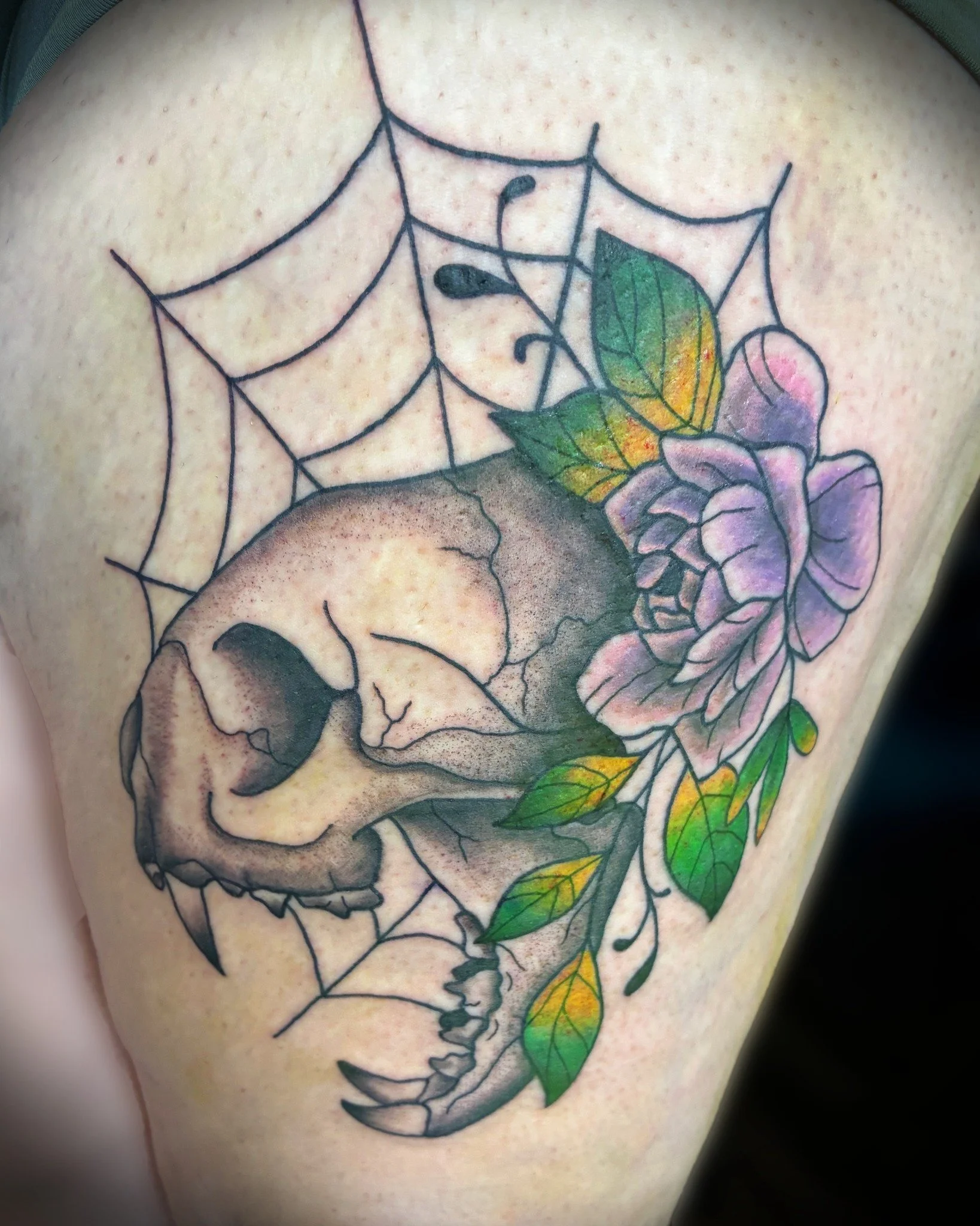 Rissa's BIGGEST tattoo so far! 

She's only been out of her apprenticeship for 2 months, and look at what she's doing already! 👀

We've watched her grow from her very first tattoos to taking on bigger, more detailed pieces, and we think she's doing 