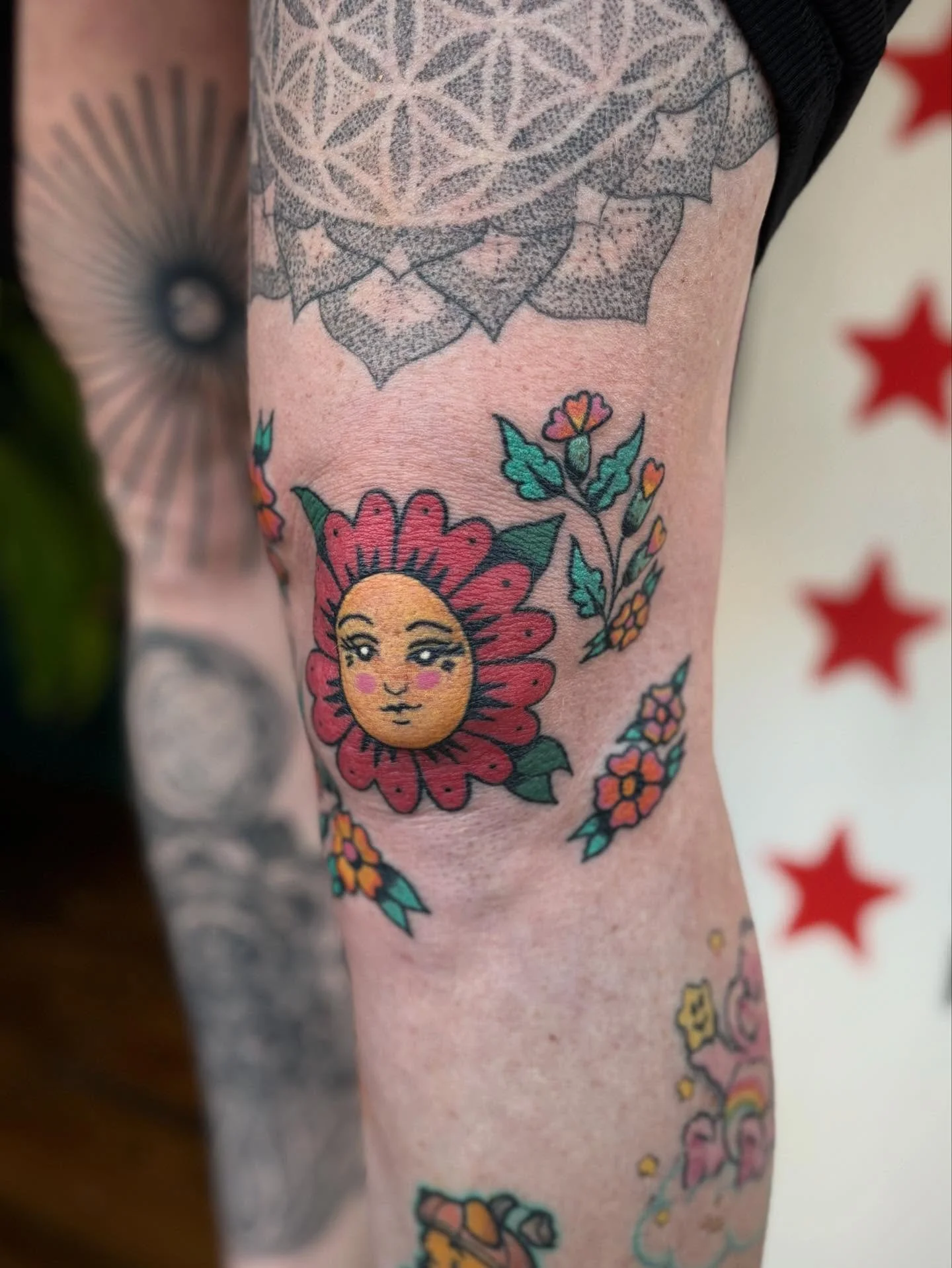 Susie picked some flash pieces and we adapted them to work on her knee cap &amp; it was a very fun one to do, thank you! 

Limited spaces left for November, message to book in. 

#handpoke #handpoketattoo #handpoketattoos #tattoo #tattoos #tattooflas