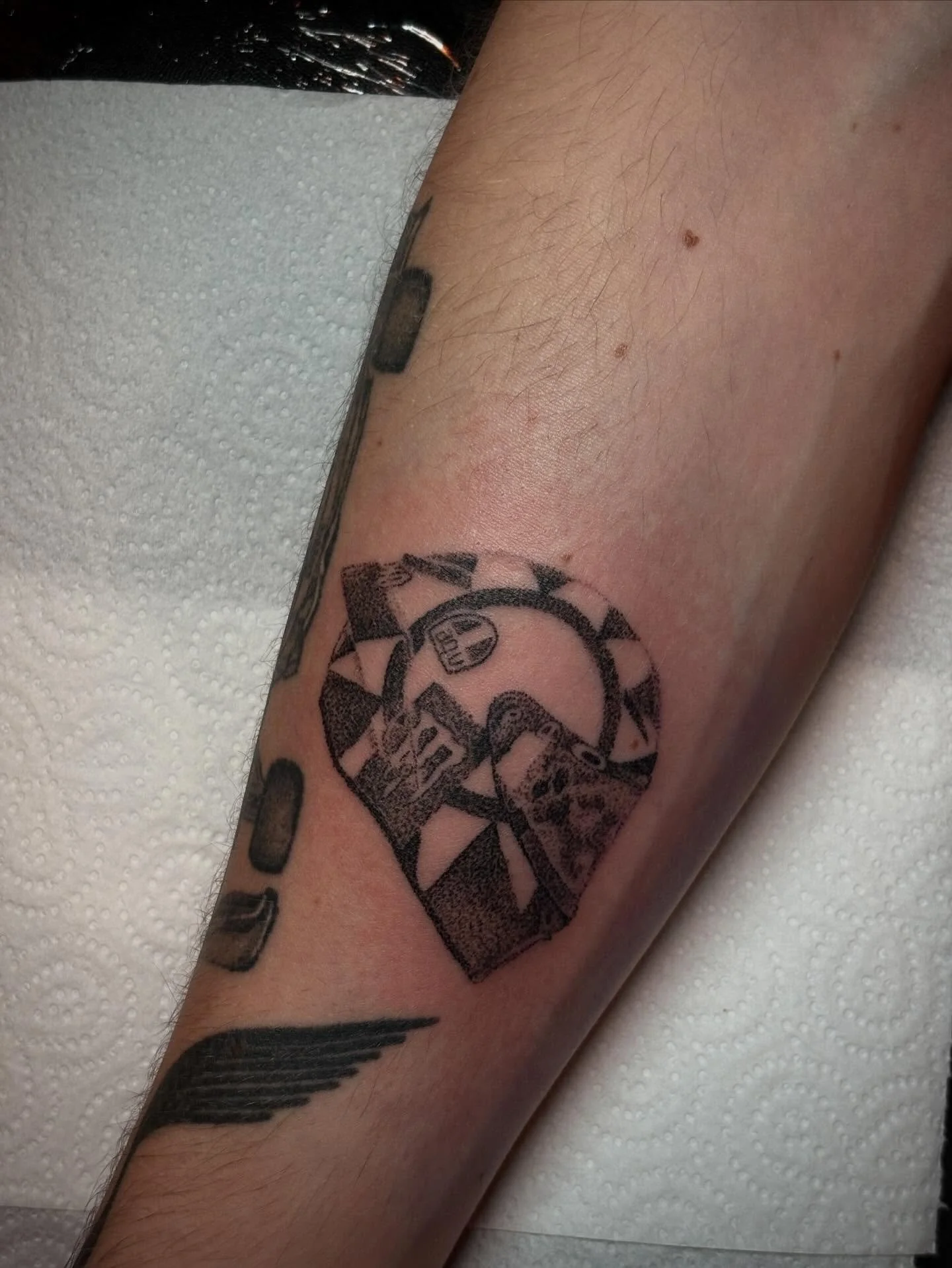 Some of the first tattoos of 2026! Thank you to everyone who has booked in so far, dm or email to book in your next tat! @supertouchtattooparlour 

#handpoke #handpoketattoo #tattoo #fineline #dotwork floraltattoo