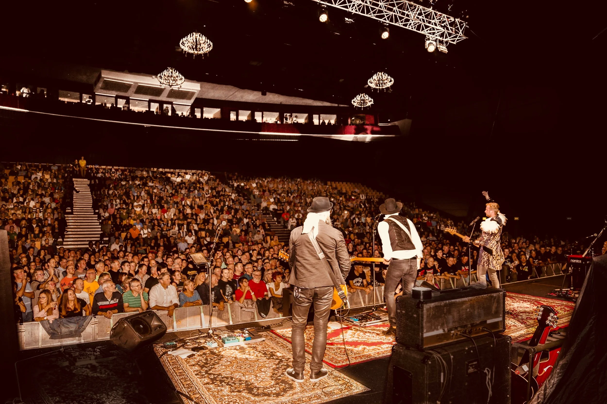 BigBox Allgäu (Support für Status Quo)