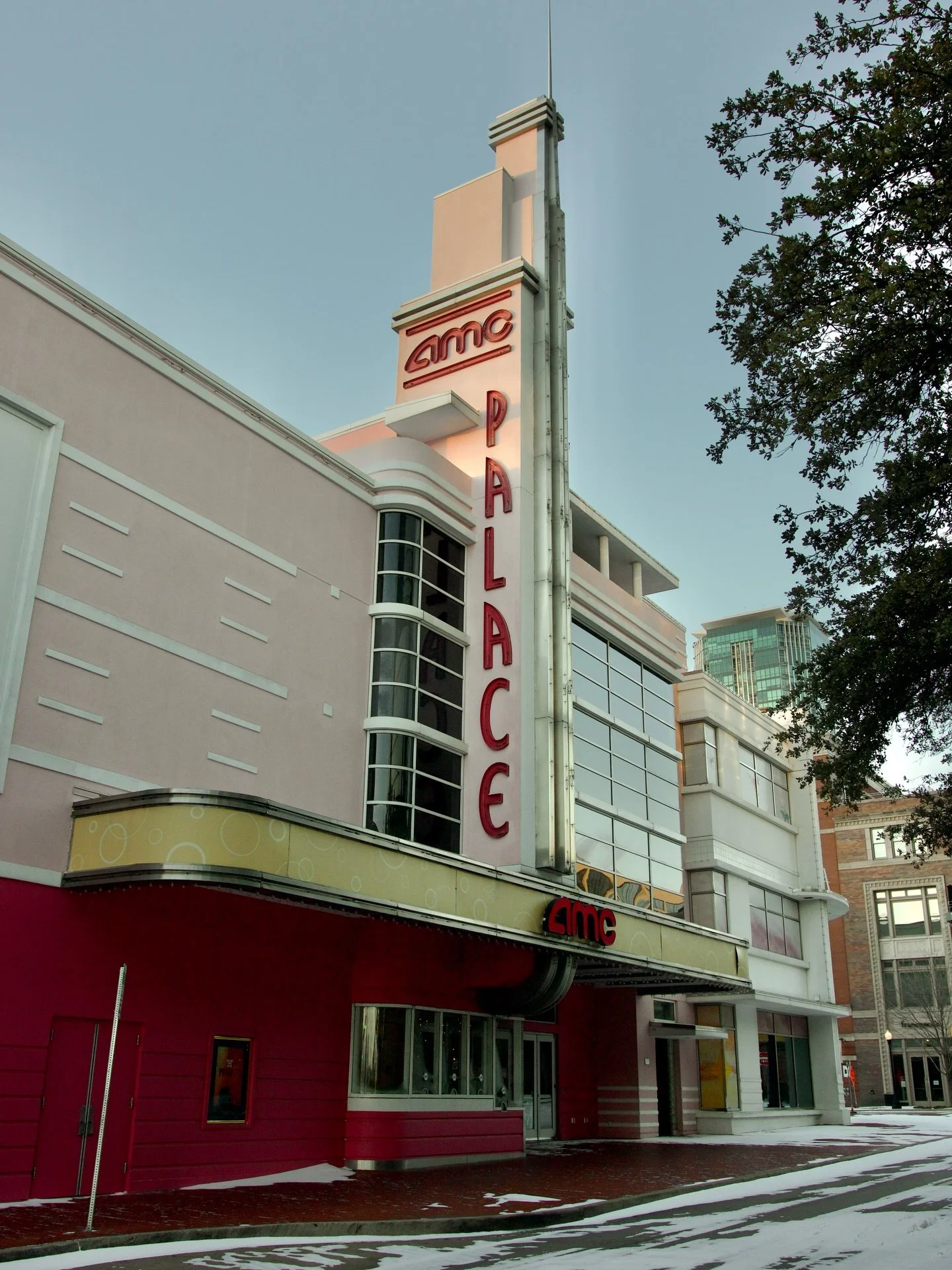 Had to get a photo of @amctheatres in the snow
