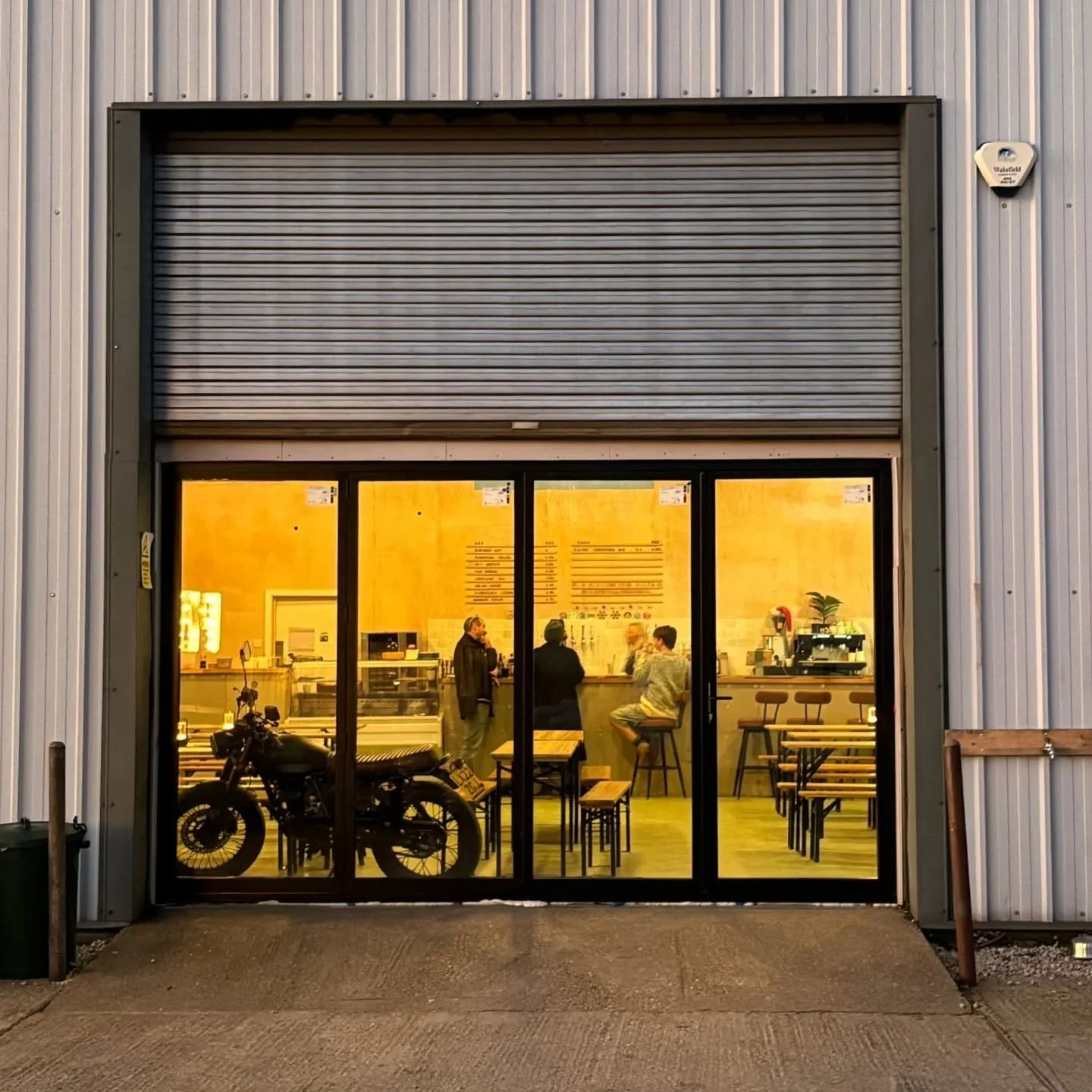 Come check out our newly installed bi fold doors! We're back open again on Saturday 27th December cooking pizza all day keeping those festive vibes going! Hope to see you there 🎉

#taproom #craftbeer #pizzakitchen #brewery
